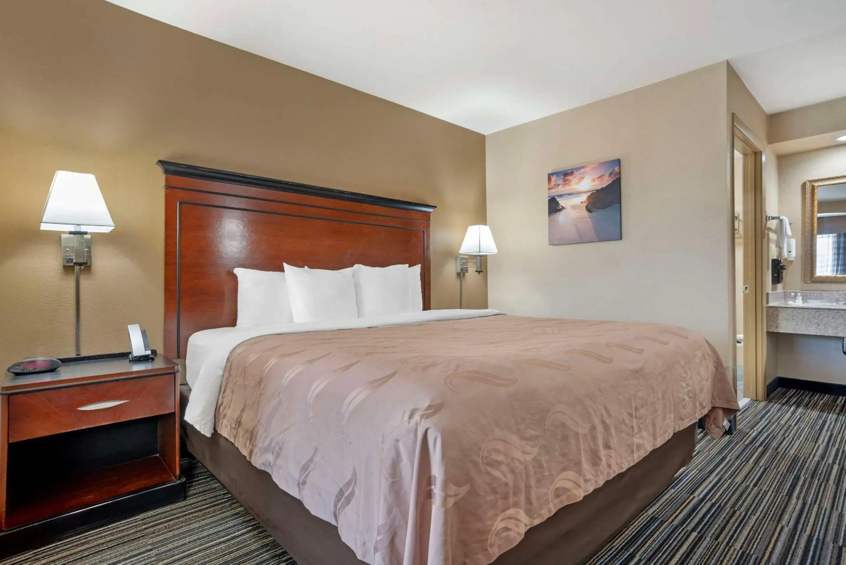 Bedroom, Bed in Quality Inn Bedroom, Bed in Quality Inn