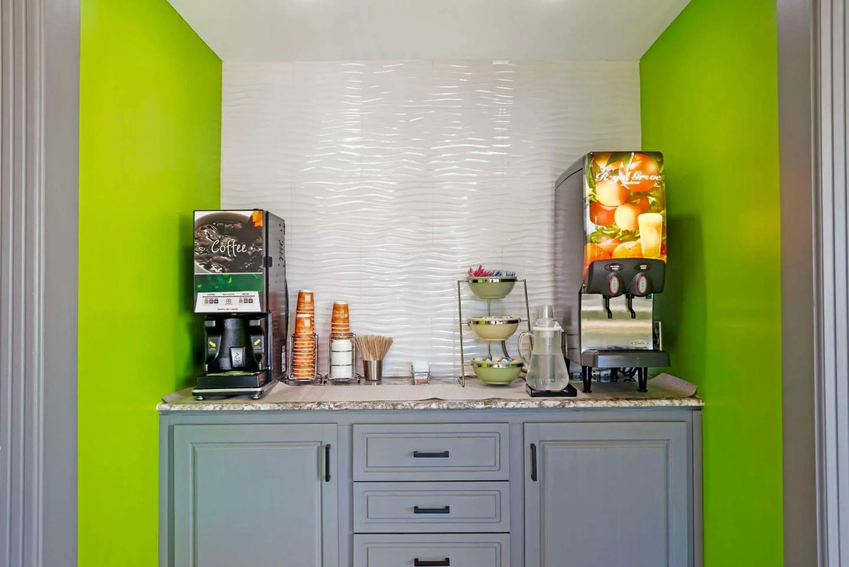 Breakfast in Quality Inn Breakfast in Quality Inn