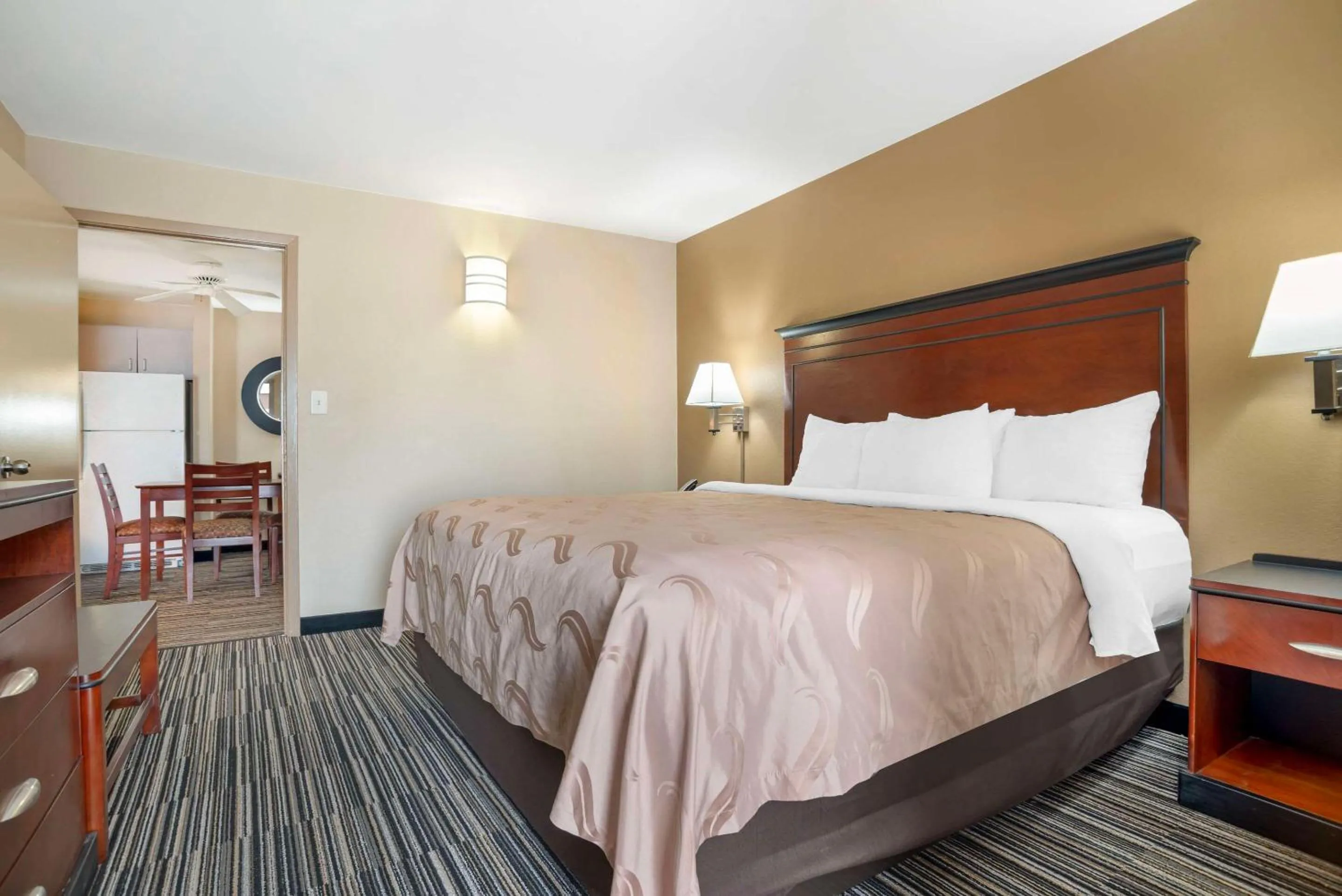 Bedroom, Bed in Quality Inn