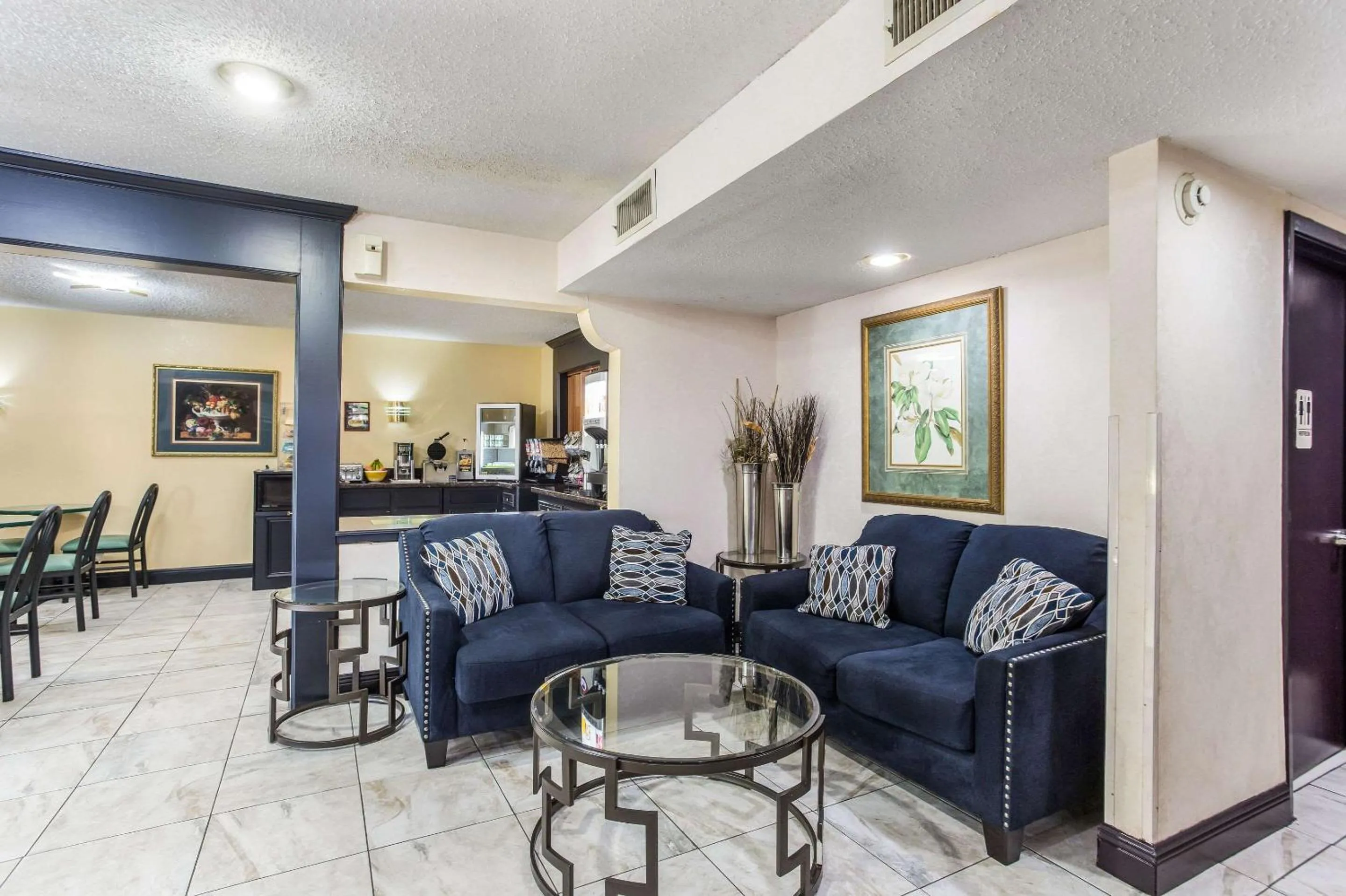 Lobby or reception in Econo Lodge Clinton - Jackson West