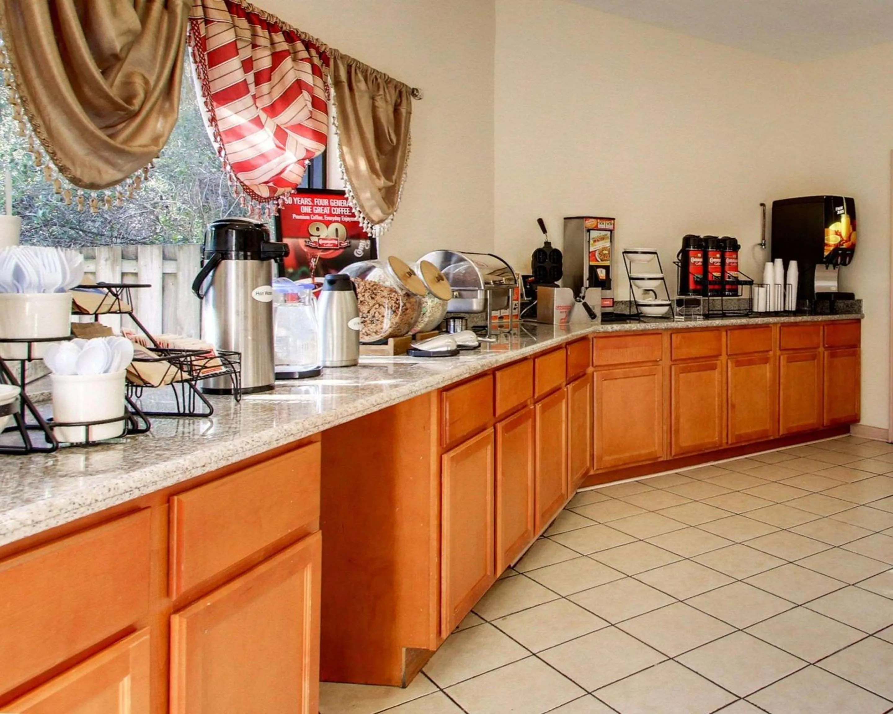 Restaurant/places to eat in Twin Star Lodge