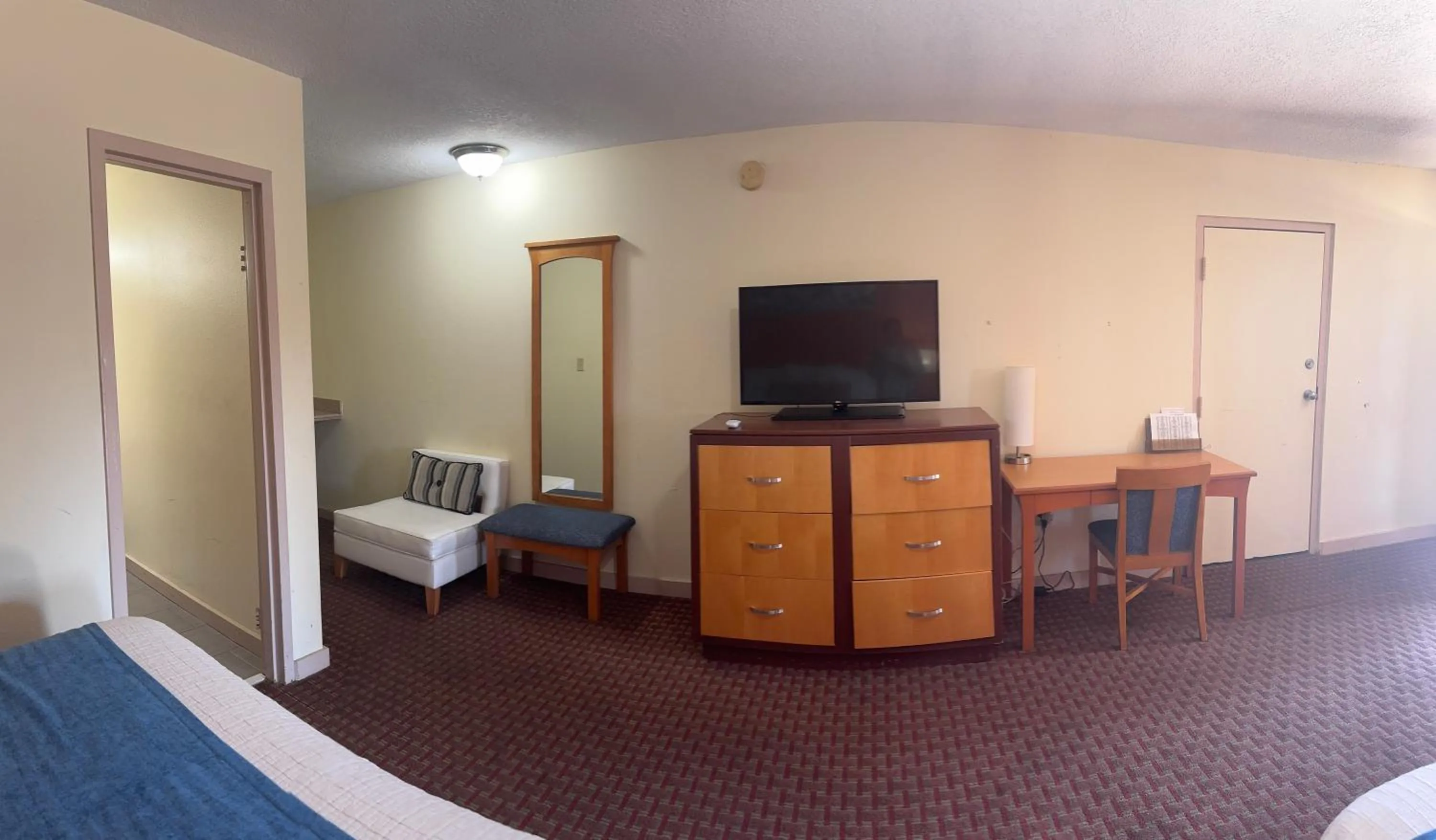 Bedroom, Bed in Twin Star Lodge