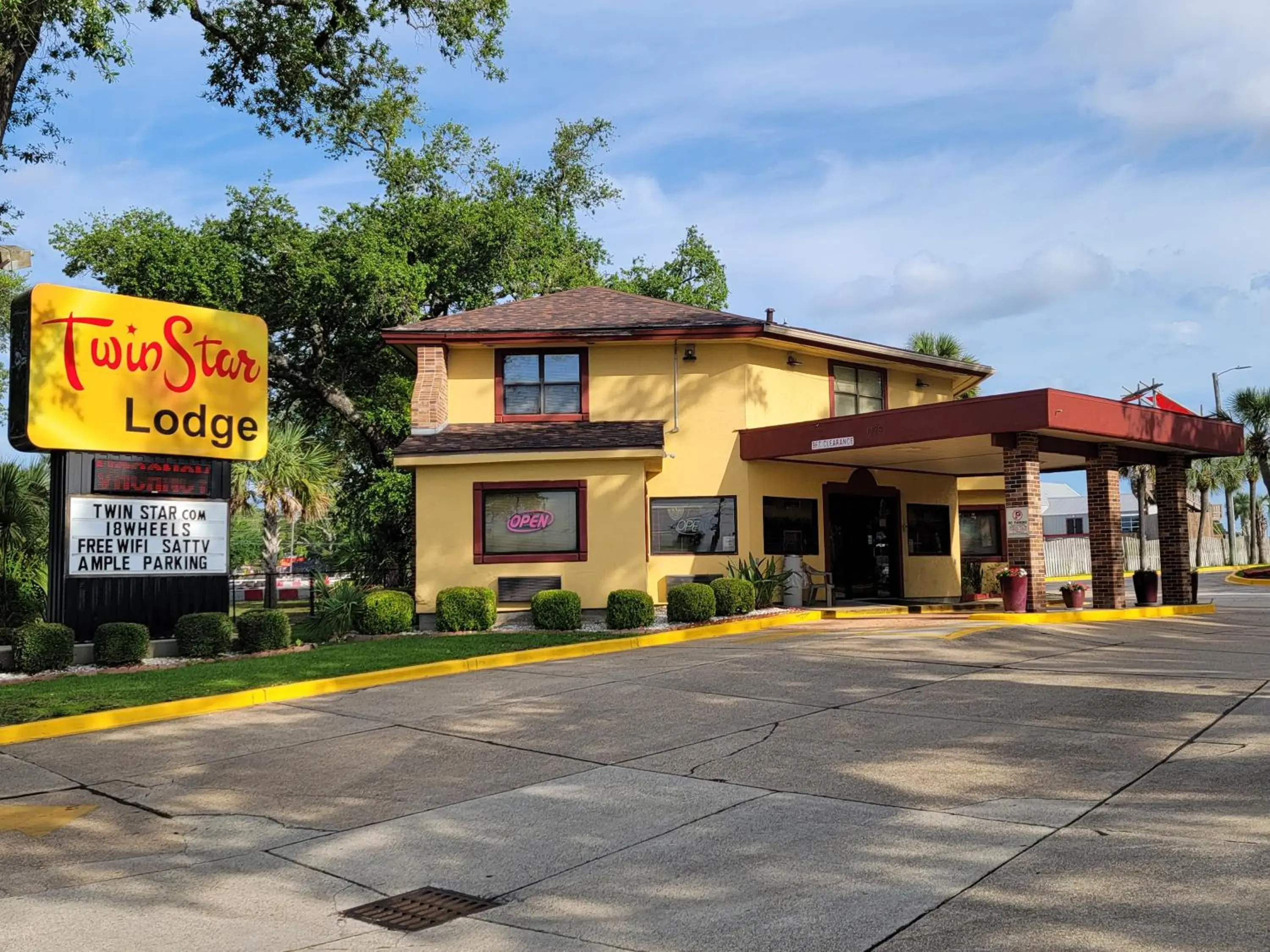 Property Building in Econo Lodge Biloxi Beach North