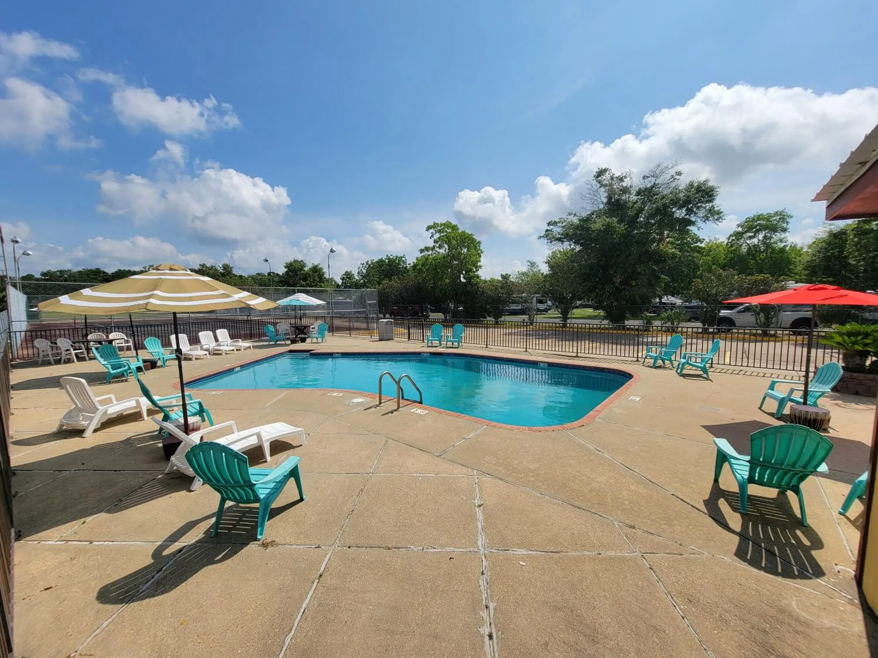 Pool view, Swimming Pool in Econo Lodge Biloxi Beach North