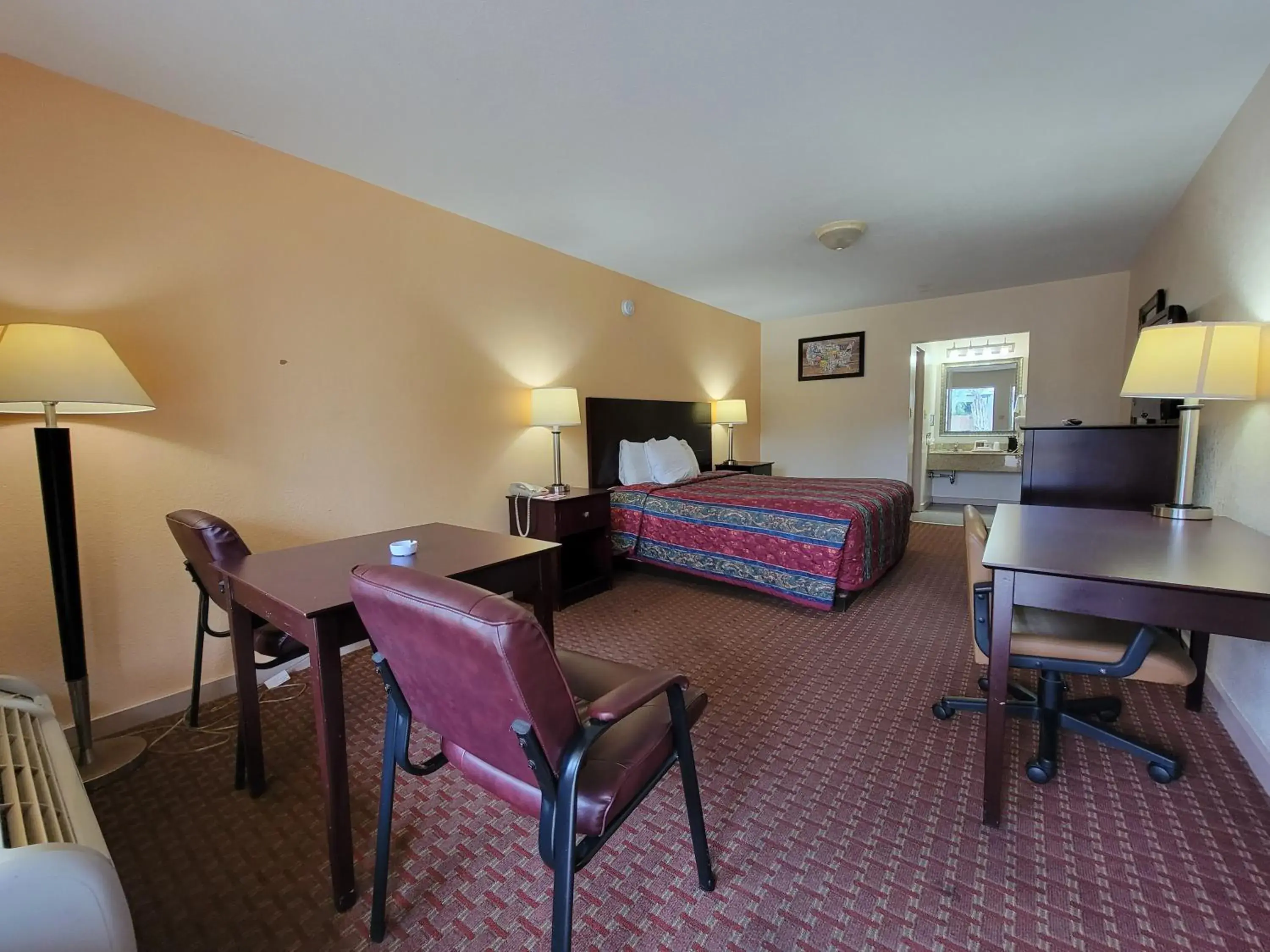 Bedroom in Econo Lodge Biloxi Beach North