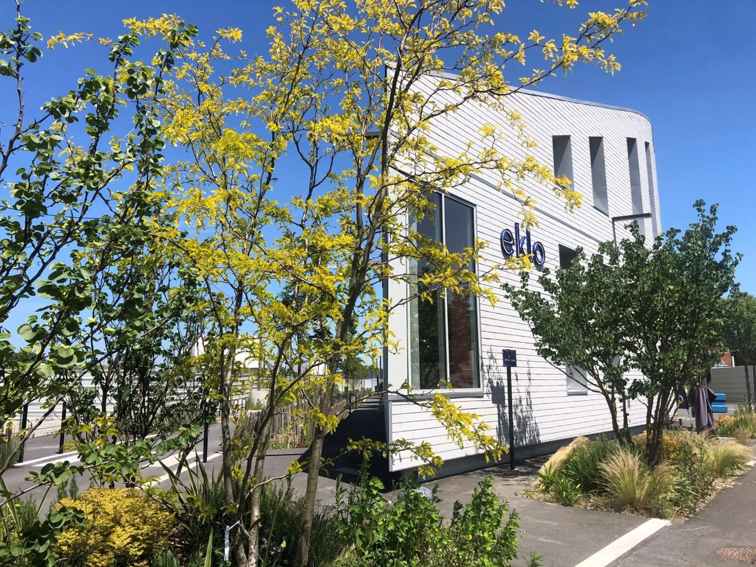 Property building in Eklo Bordeaux Centre Bastide Property building in Eklo Bordeaux Centre Bastide