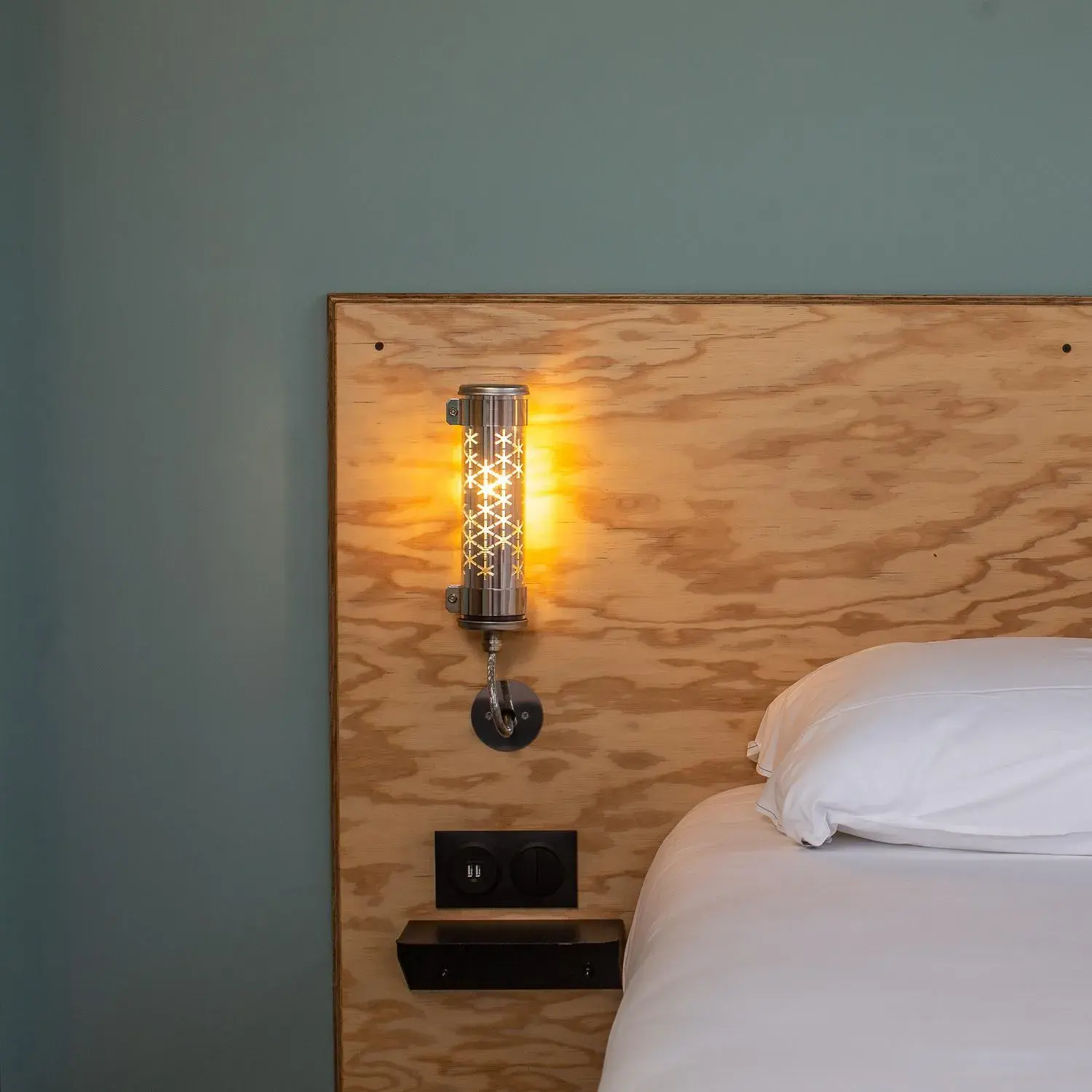 Decorative detail, Bed in Eklo Bordeaux Centre Bastide Decorative detail, Bed in Eklo Bordeaux Centre Bastide