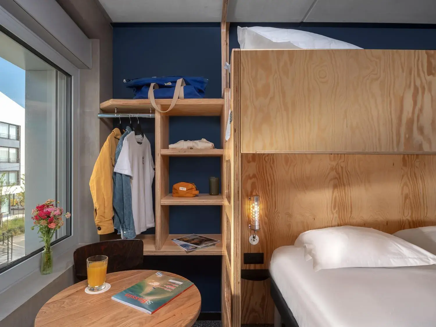 Property building, Bed in Eklo Bordeaux Centre Bastide Property building, Bed in Eklo Bordeaux Centre Bastide