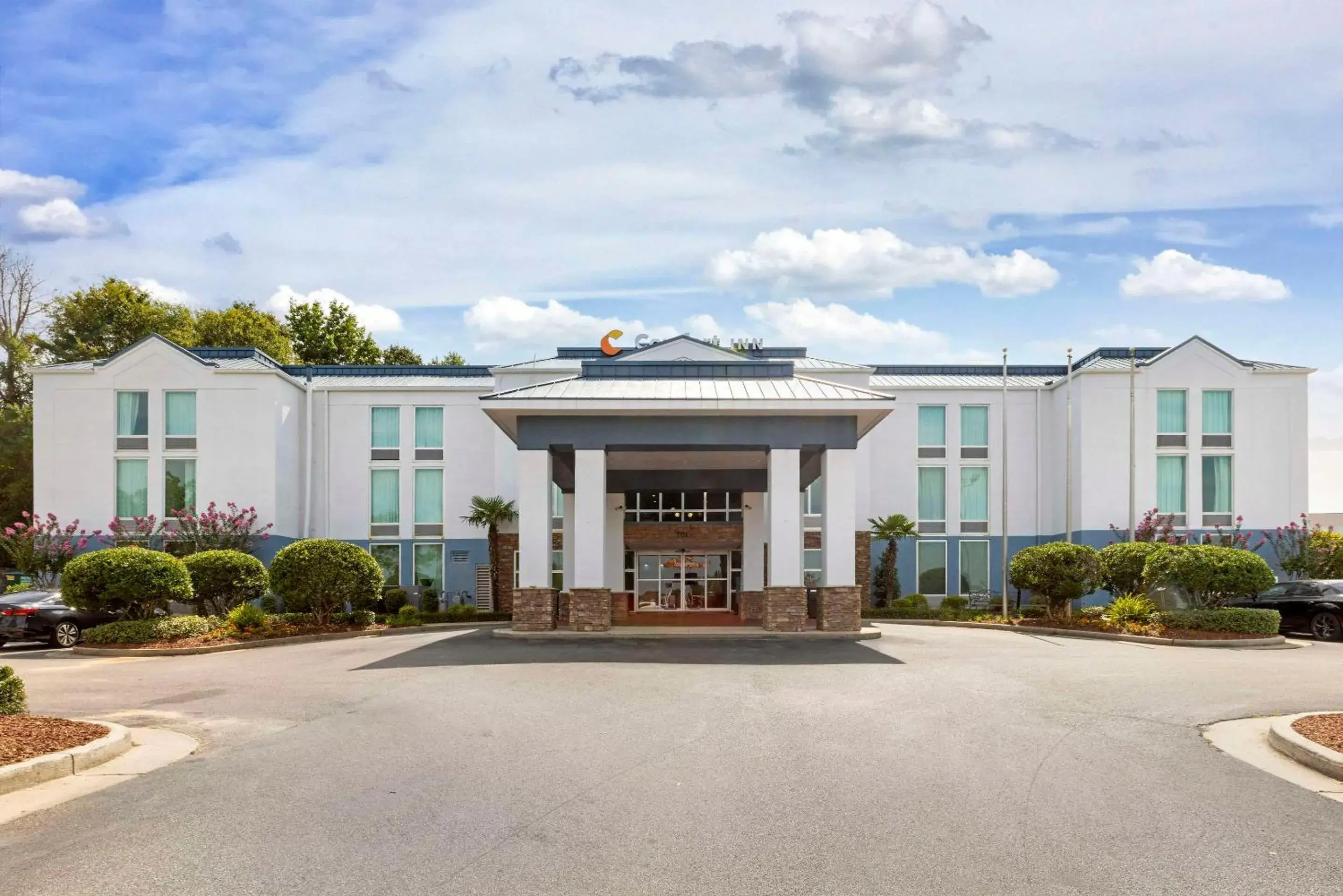 Property building in Comfort Inn Meridian - Bonita Lakes Property building in Comfort Inn Meridian - Bonita Lakes