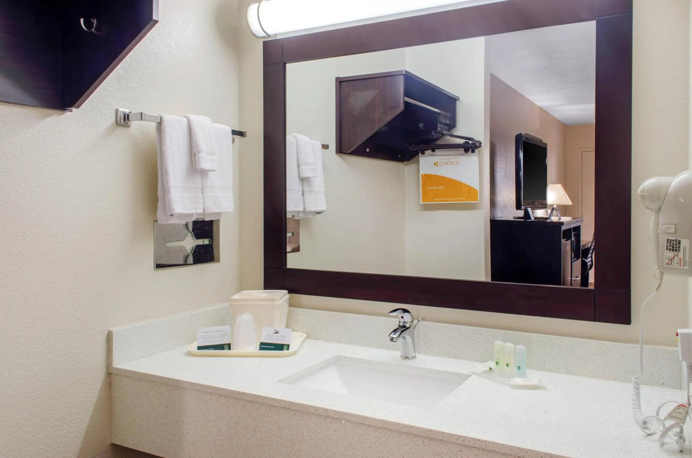 Bedroom in Quality Inn McComb