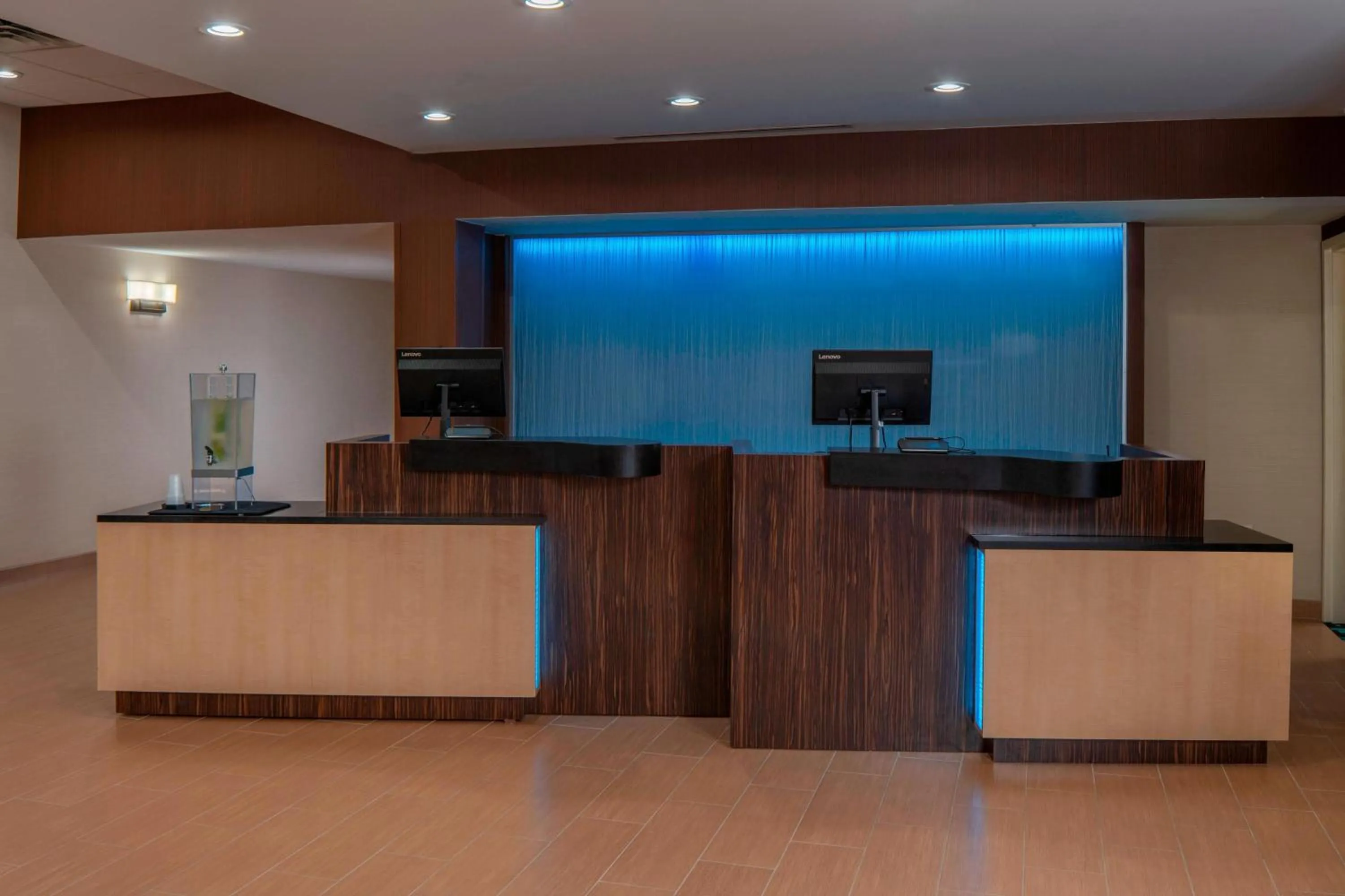 Lobby or reception in Fairfield Inn & Suites by Marriott Batesville