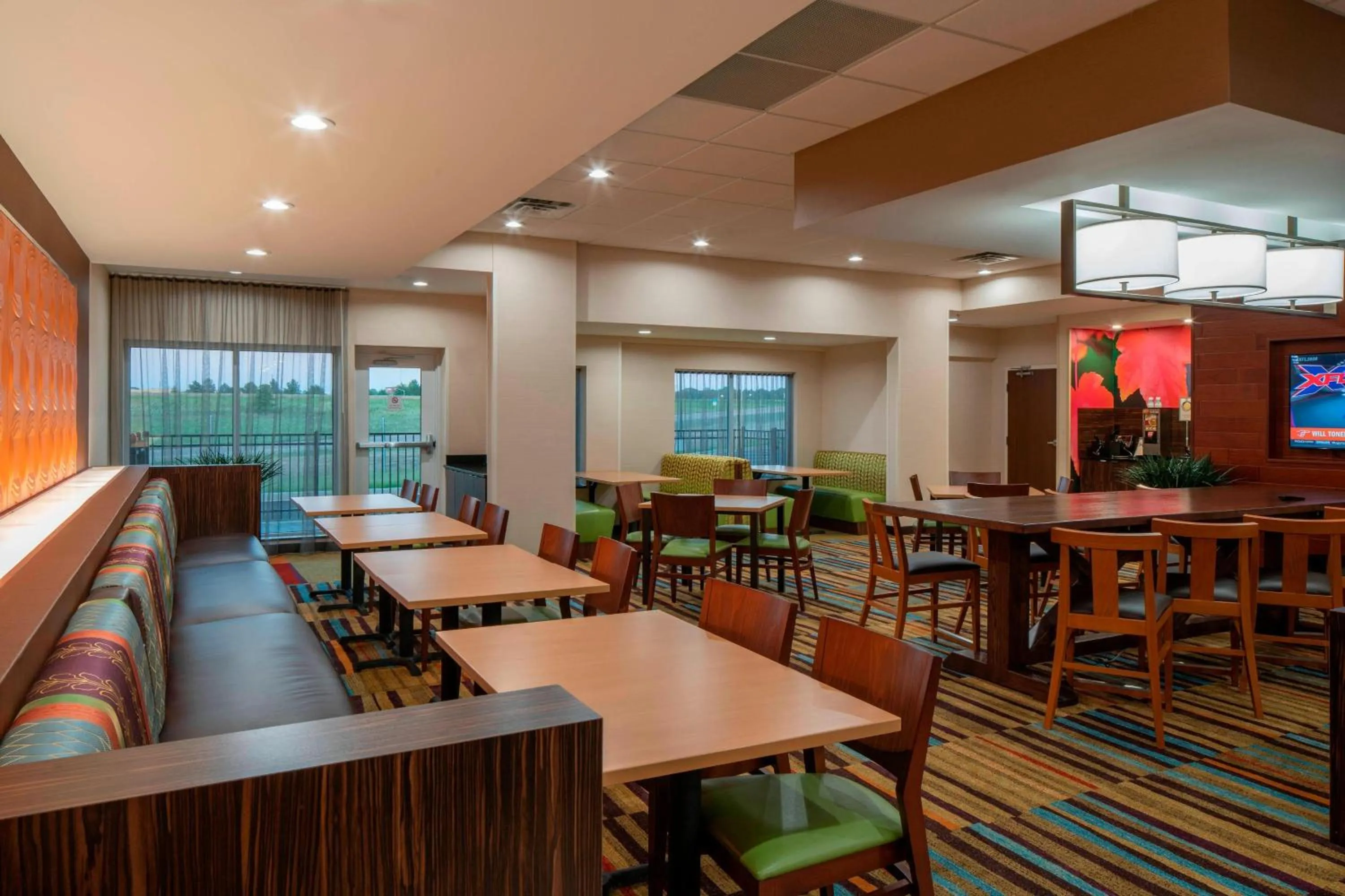 Breakfast in Fairfield Inn & Suites by Marriott Batesville