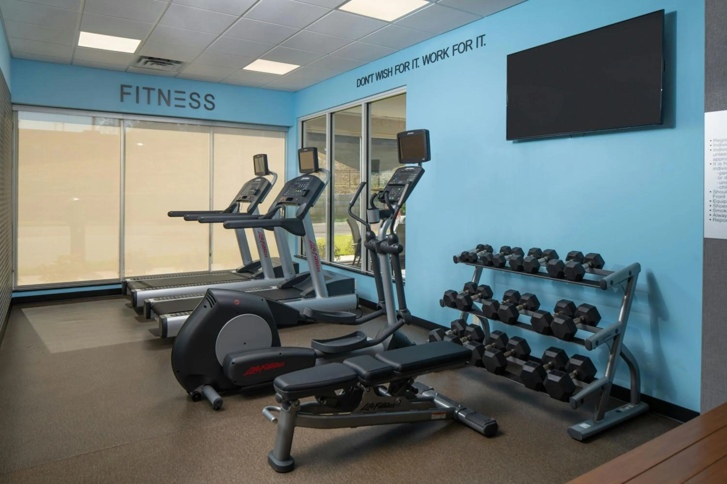 Fitness centre/facilities in Fairfield Inn & Suites by Marriott Batesville