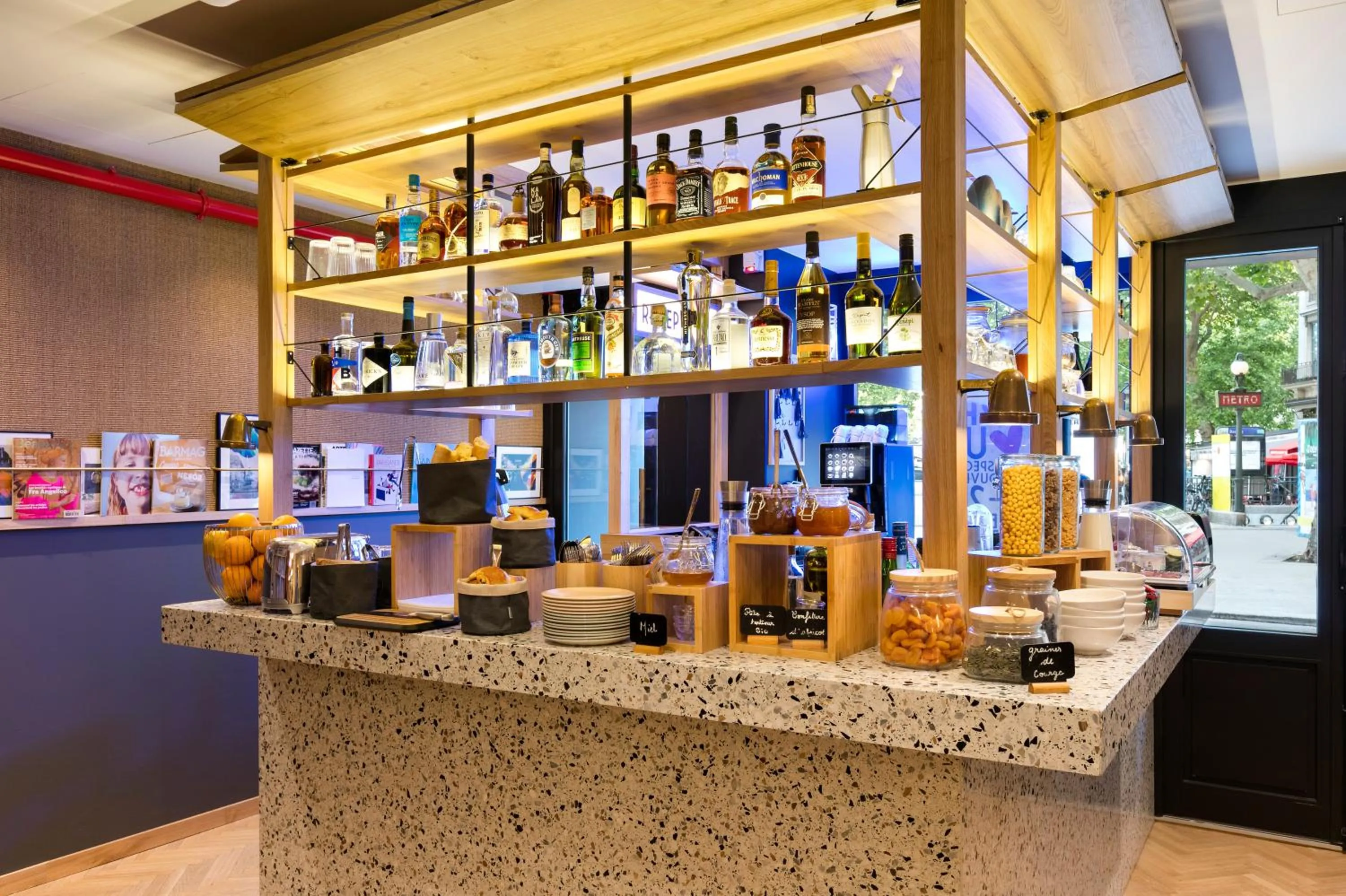 Restaurant/places to eat in Oh la la ! Hotel Bar Paris Bastille