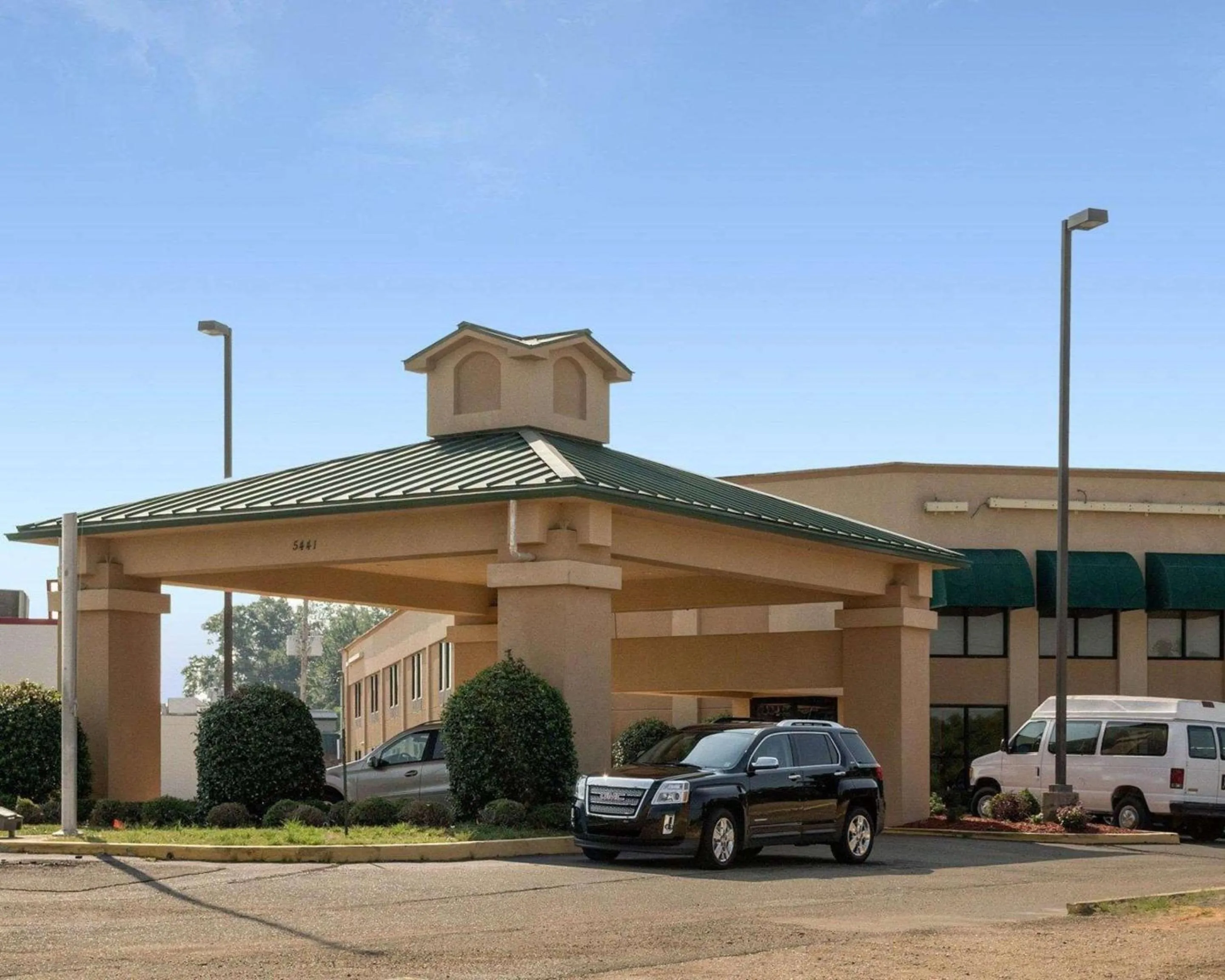 Property building in Quality Inn