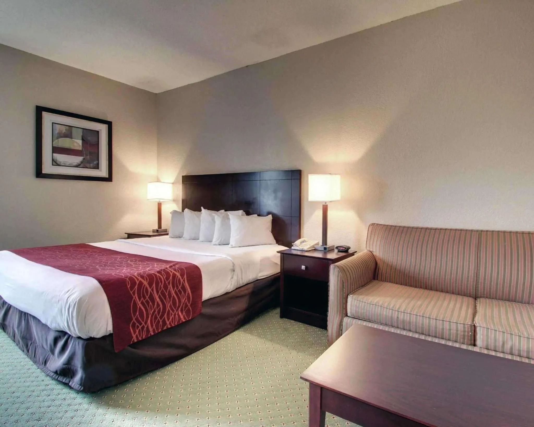 Photo of the whole room, Bed in Columbia Inn & Suites