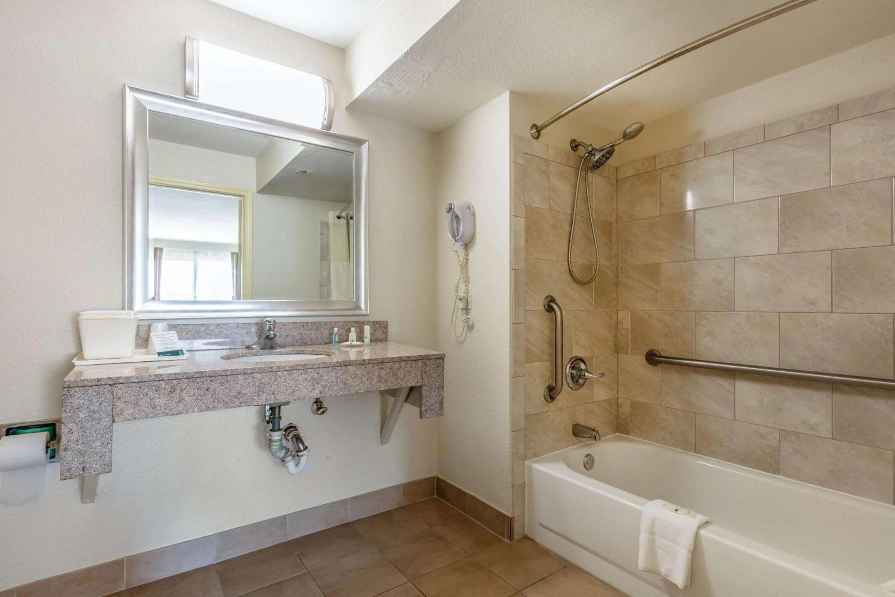 Bathroom in Quality Inn Southaven - Memphis South