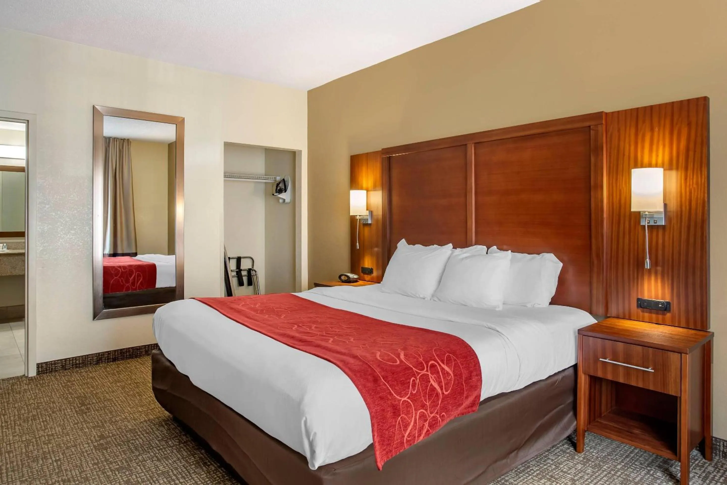 Bedroom, Bed in Comfort Suites Southaven - Memphis South