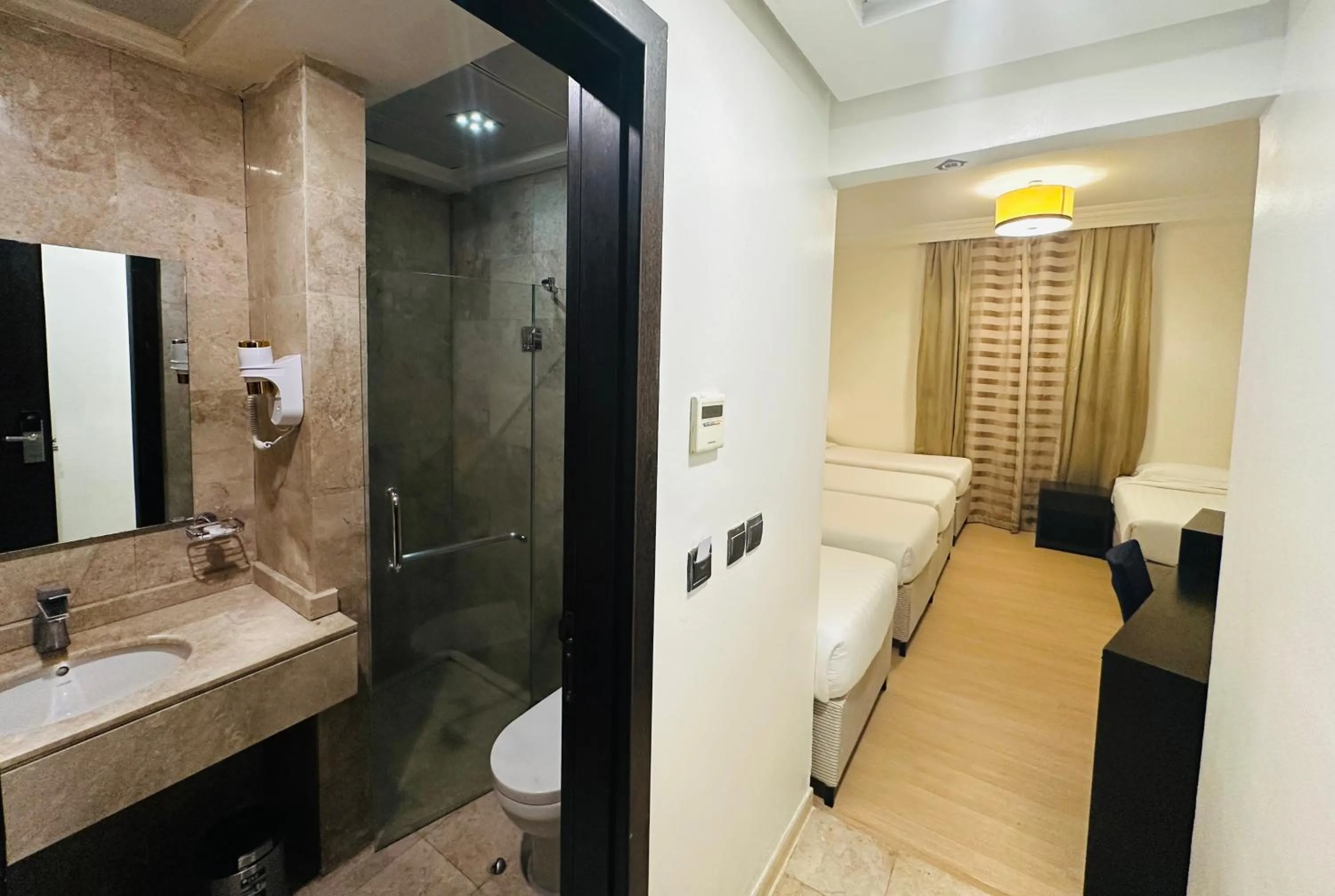 Bedroom in Saif Al Majd Hotel