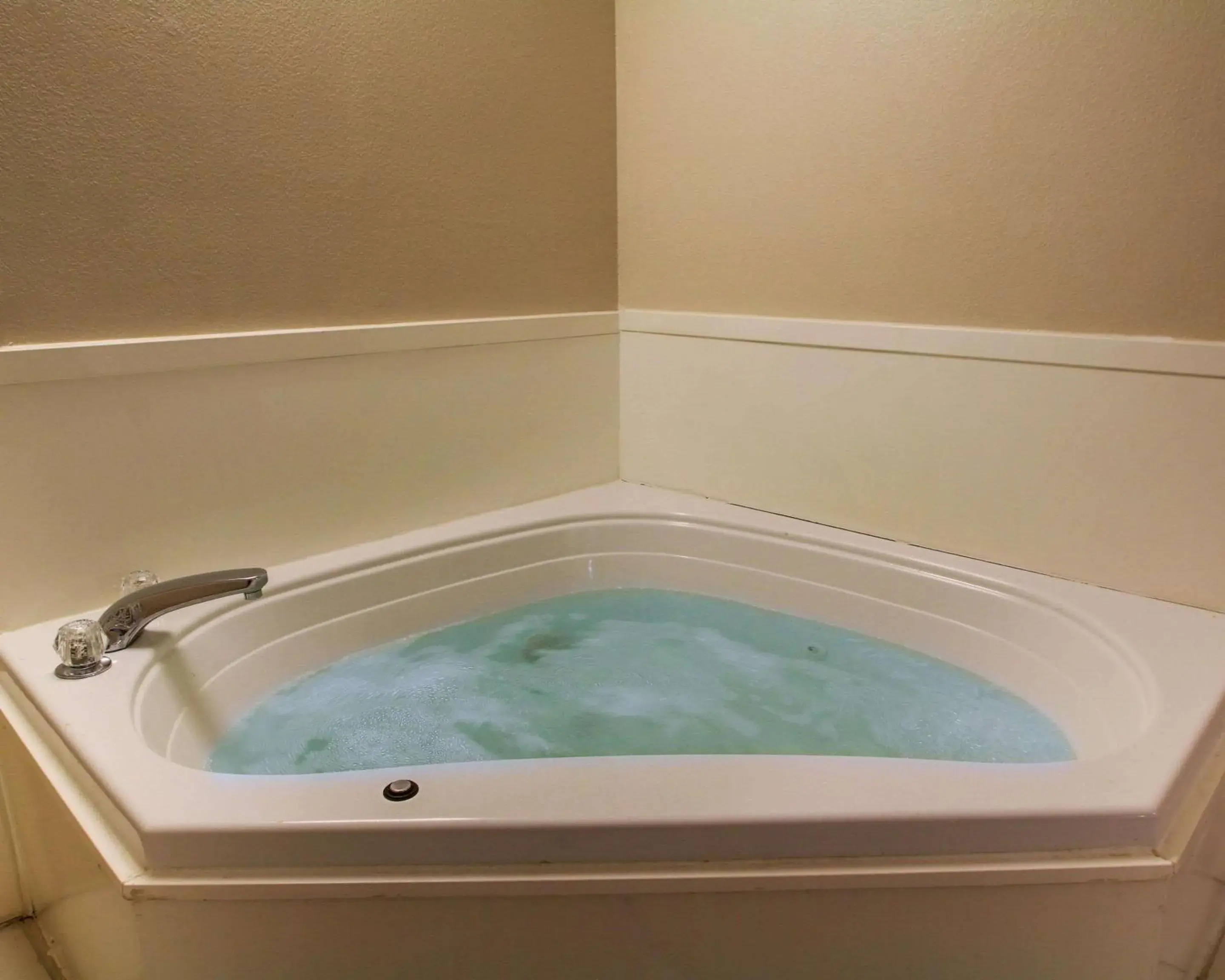 Quality Inn & Suites Hattiesburg North Quality Inn & Suites Hattiesburg North