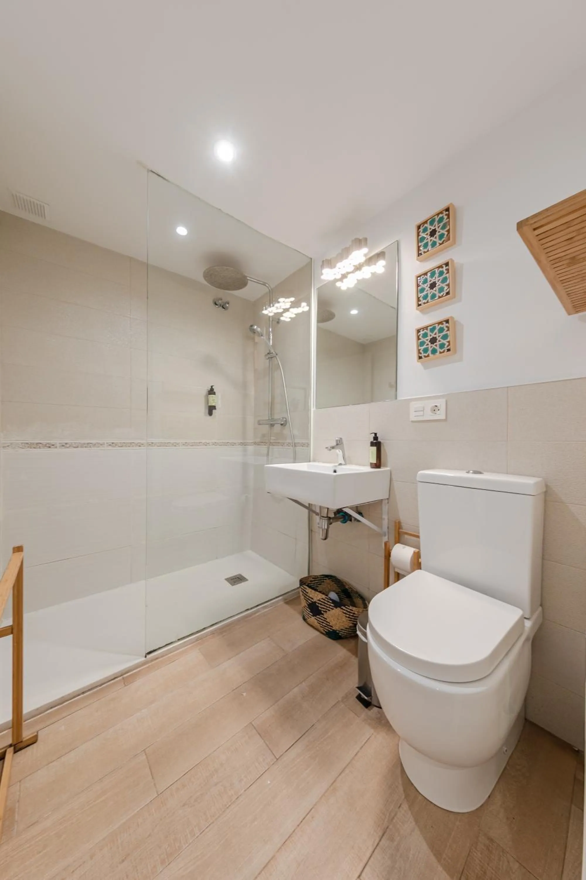 Bathroom in Green-Apartments Plaza del Pan