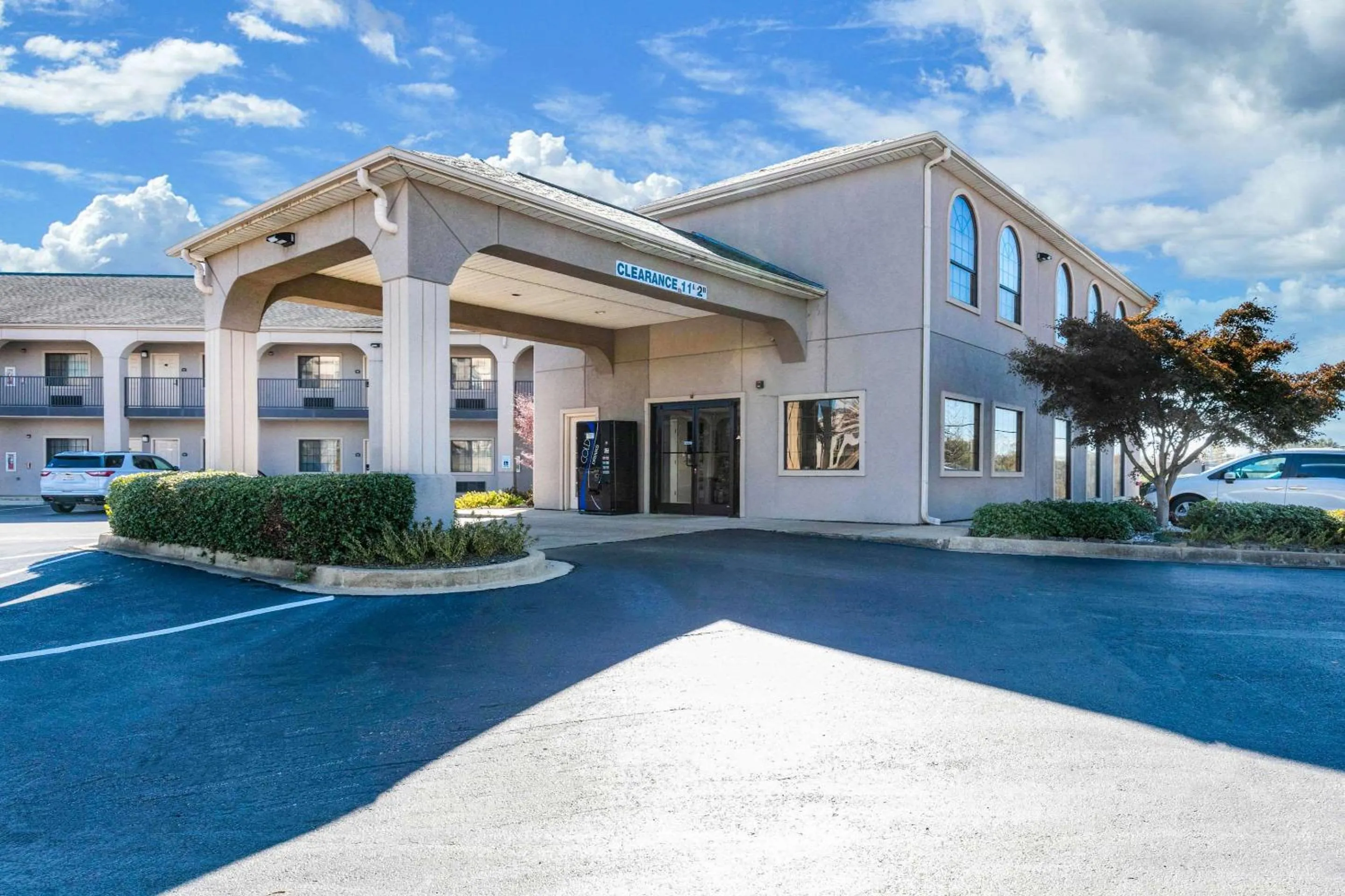 Property building in Econo Lodge Inn & Suites Horn Lake - Southhaven