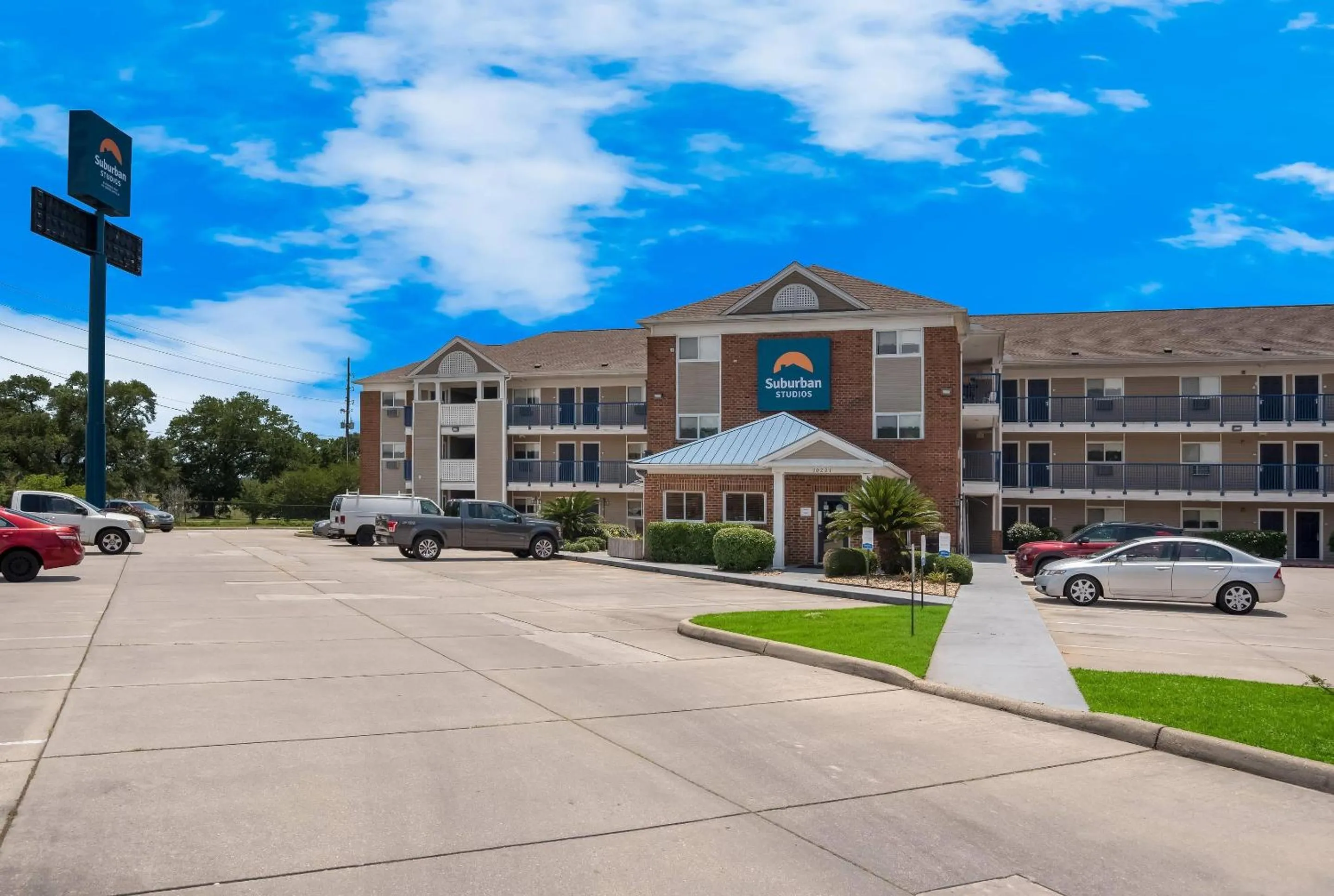 Property building in Suburban Studios Biloxi North Area