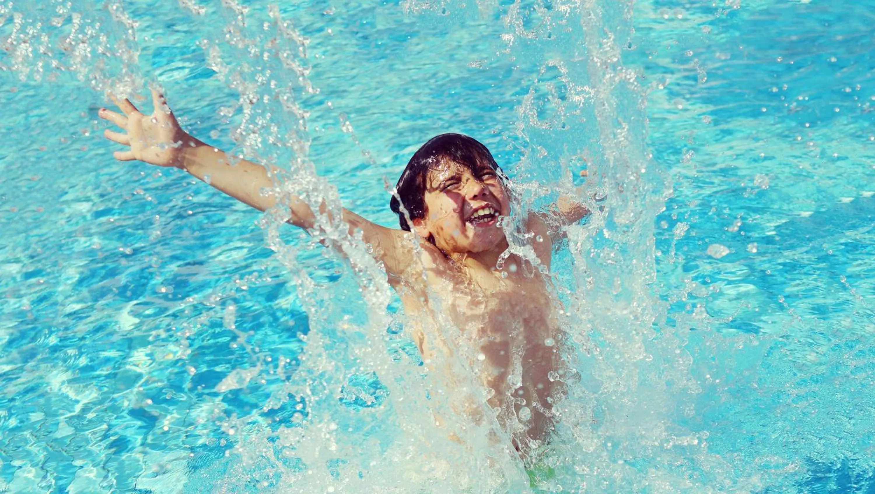 Swimming pool in Econo Lodge Inn & Suites Ocean Springs - Biloxi