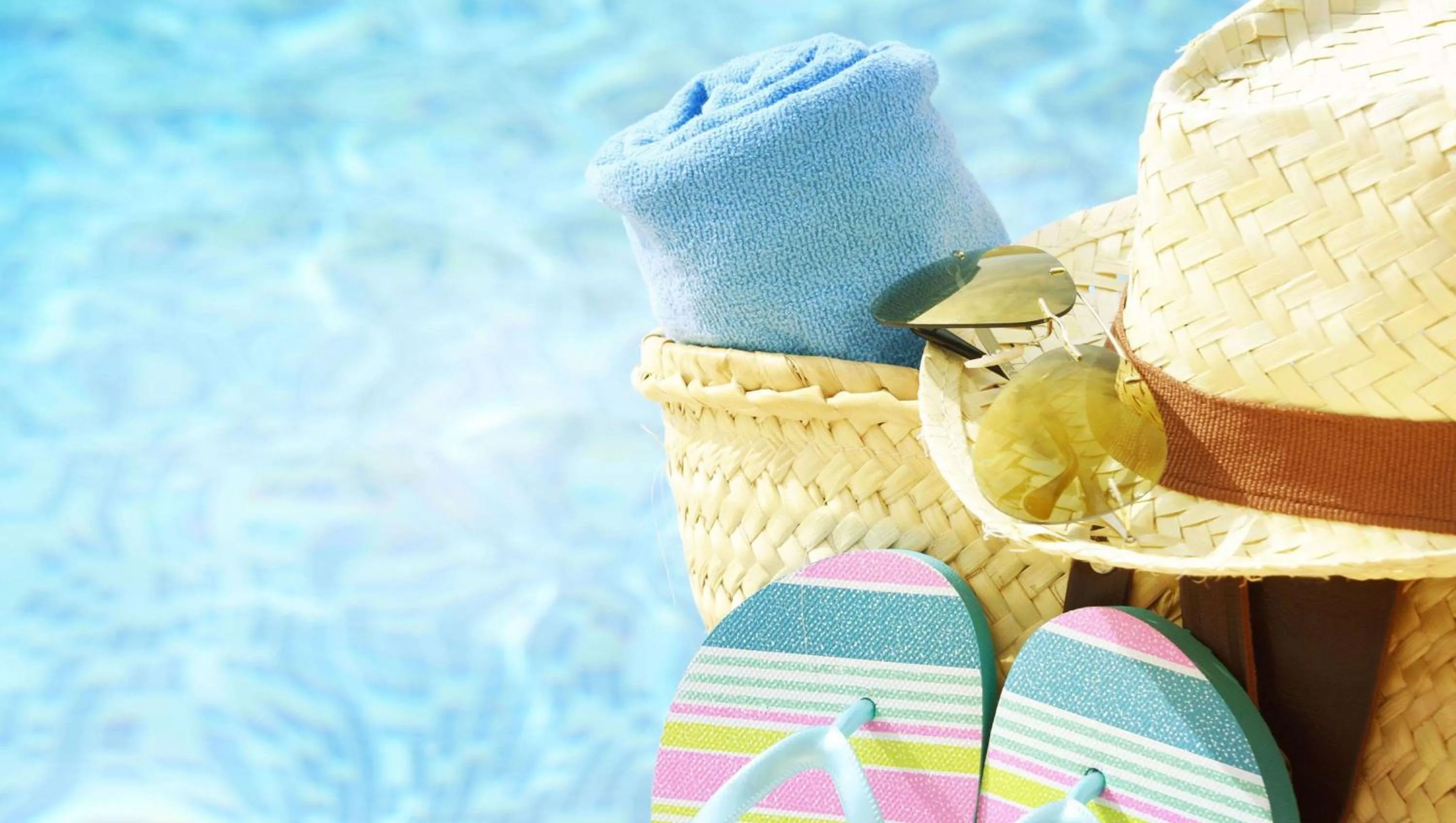 Swimming pool in Econo Lodge Inn & Suites Ocean Springs - Biloxi