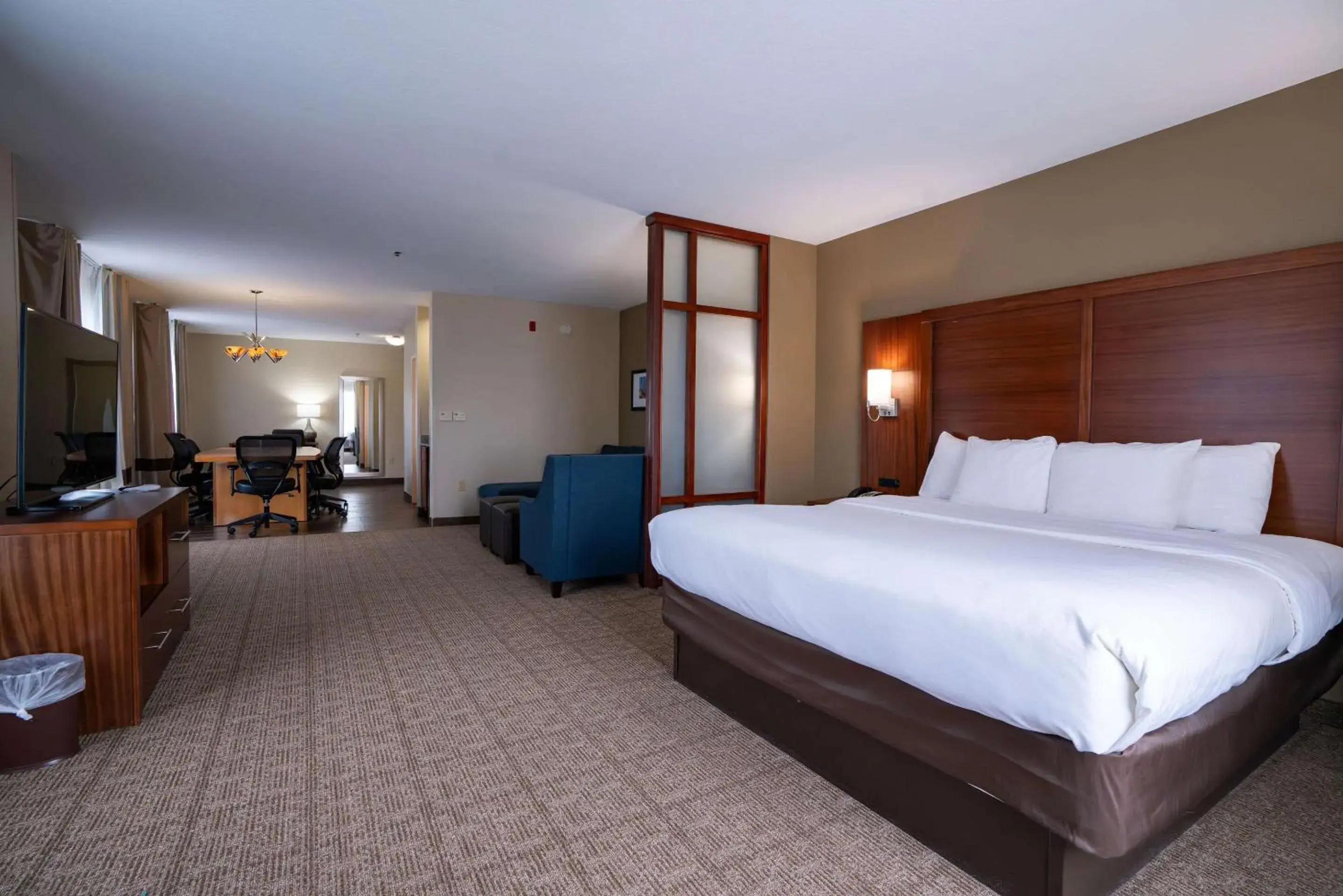 Bedroom, Bed in Comfort Suites Flowood - Jackson Airport Bedroom, Bed in Comfort Suites Flowood - Jackson Airport