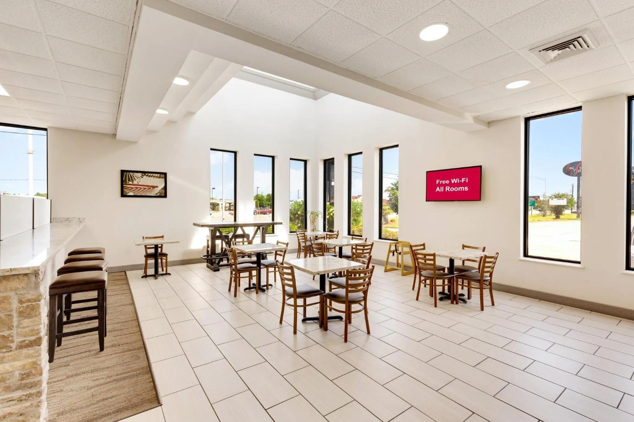 Breakfast in Red Roof Inn Gulfport - Biloxi Airport