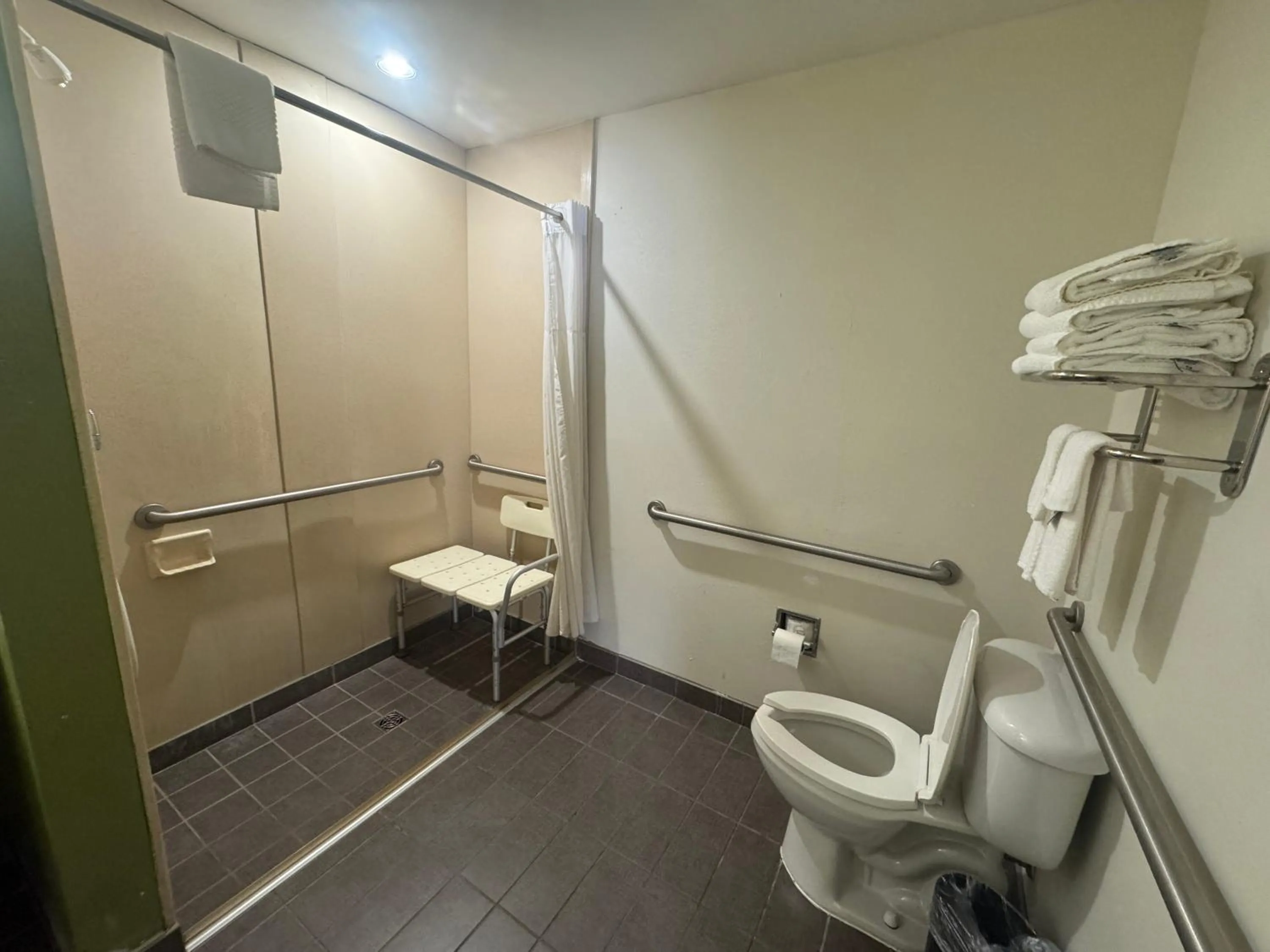 acessibility in Sleep Inn & Suites Hattiesburg North