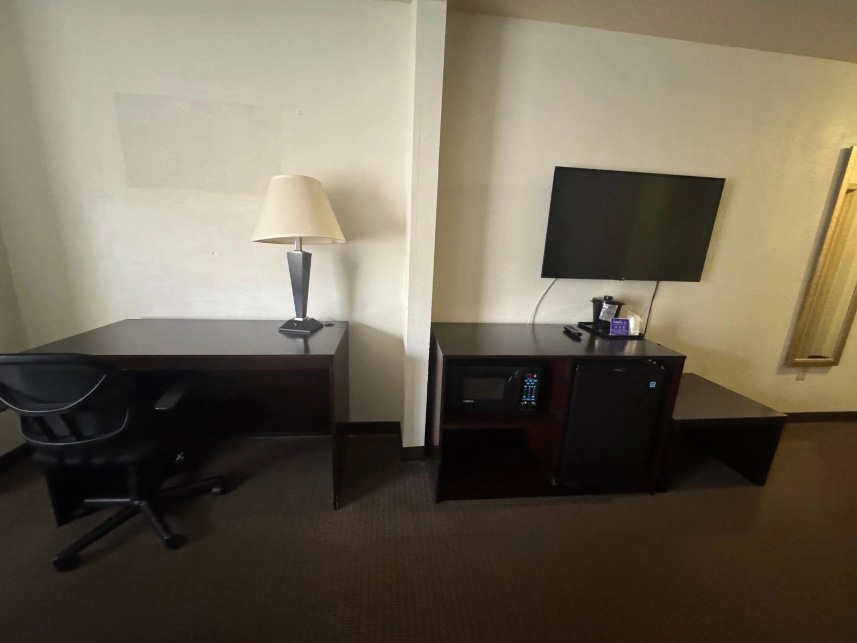 Photo of the whole room in Sleep Inn & Suites Hattiesburg North