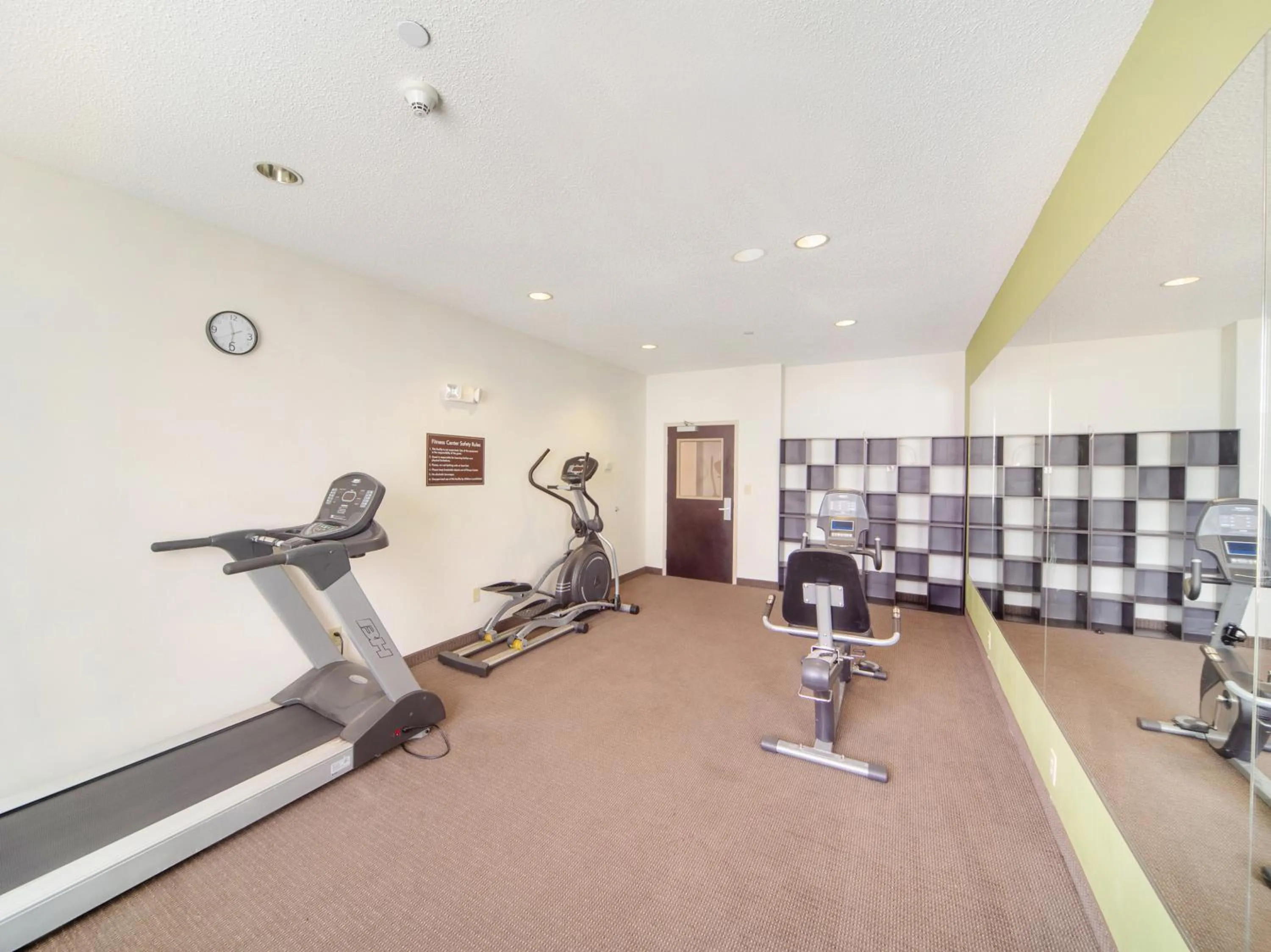 Fitness centre/facilities, Fitness Center/Facilities in Ramada by Wyndham Jackson MS