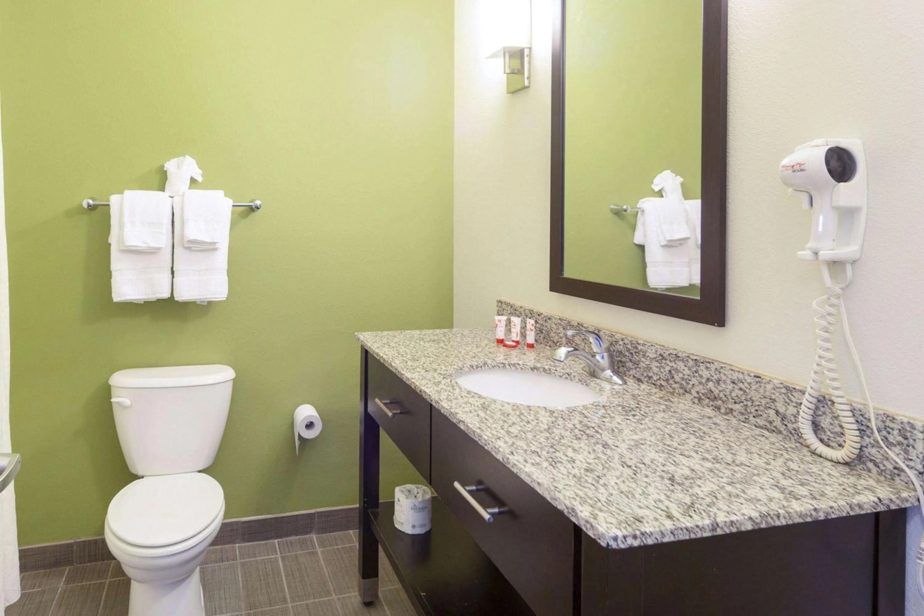 TV and multimedia, Bathroom in Ramada by Wyndham Jackson MS