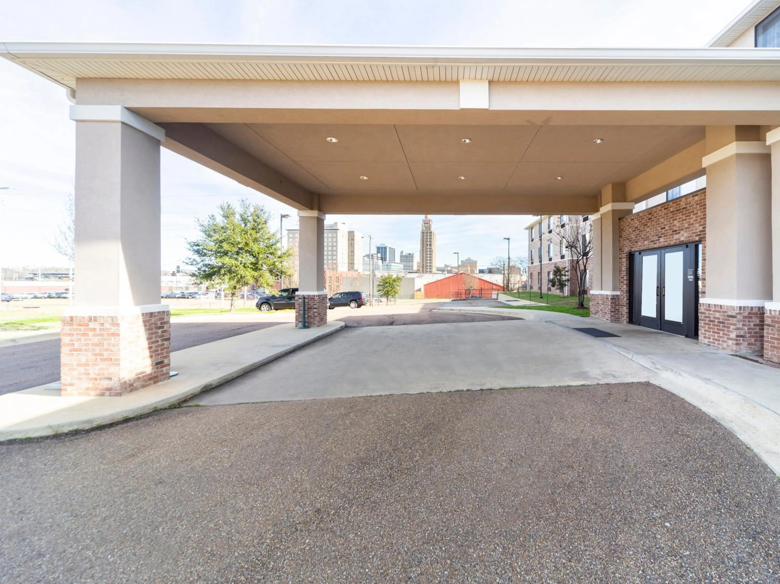 Facade/entrance in Ramada by Wyndham Jackson MS