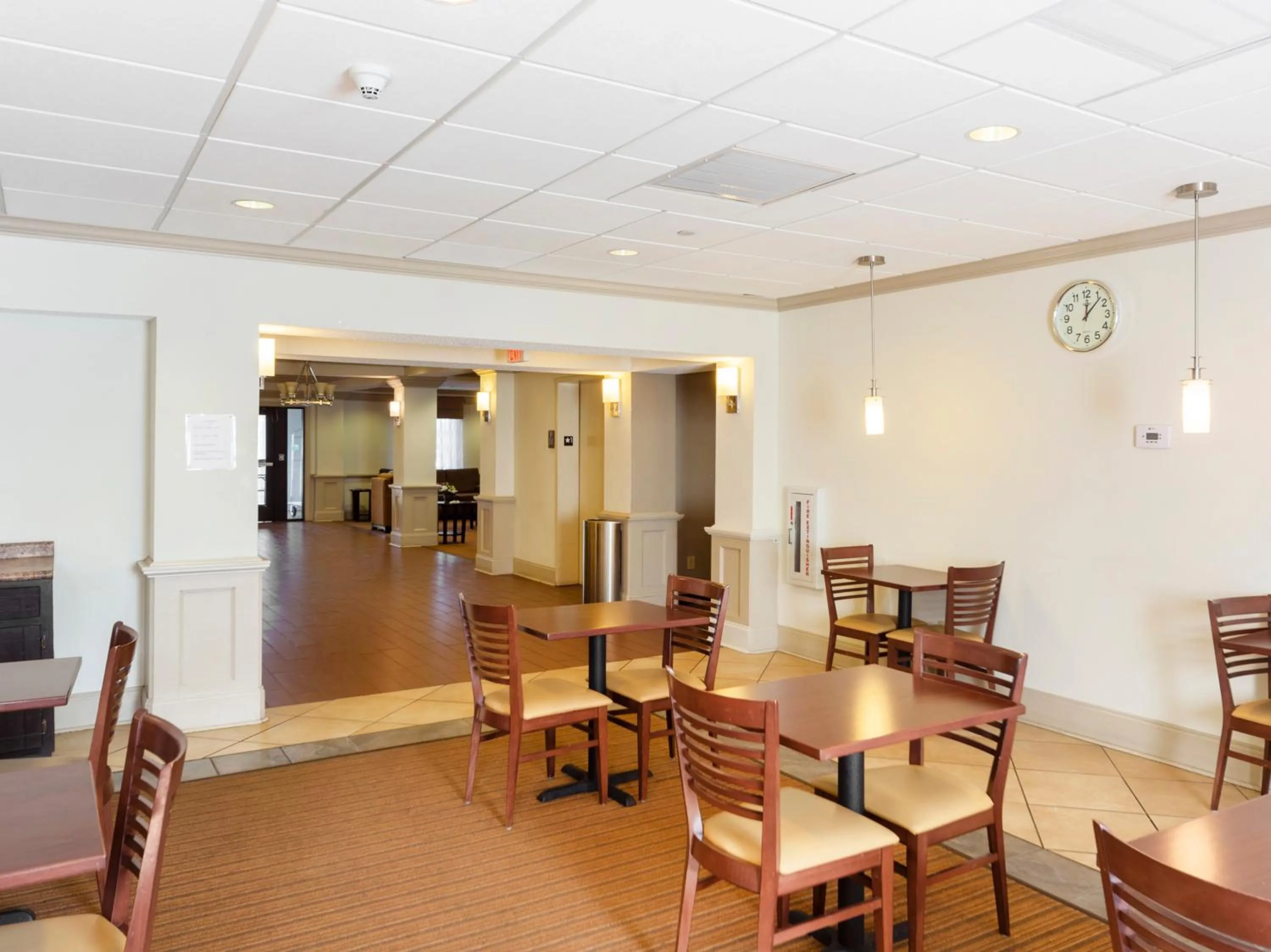 Restaurant/places to eat in Ramada by Wyndham Jackson MS