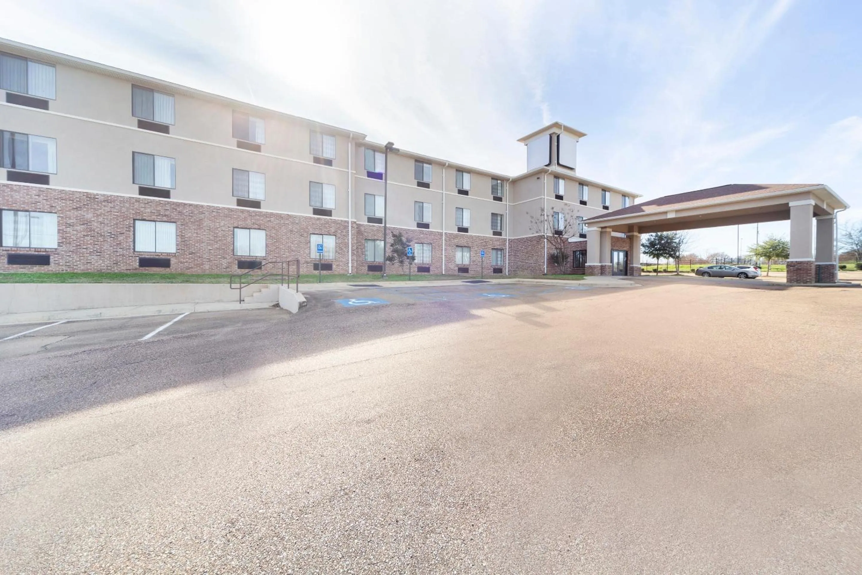 Facade/entrance, Property Building in Ramada by Wyndham Jackson MS