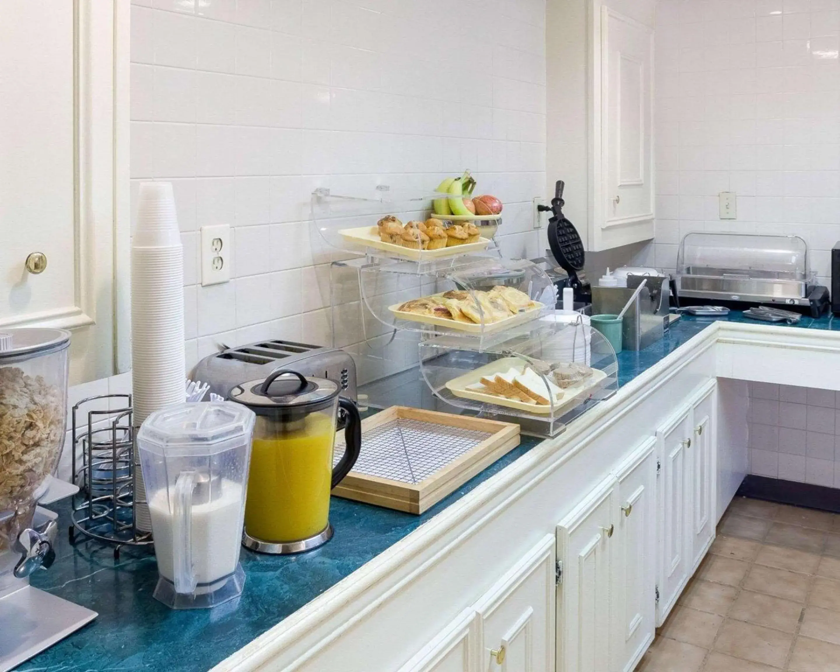 Restaurant/places to eat in Econo Lodge Canton I-55 Restaurant/places to eat in Econo Lodge Canton I-55