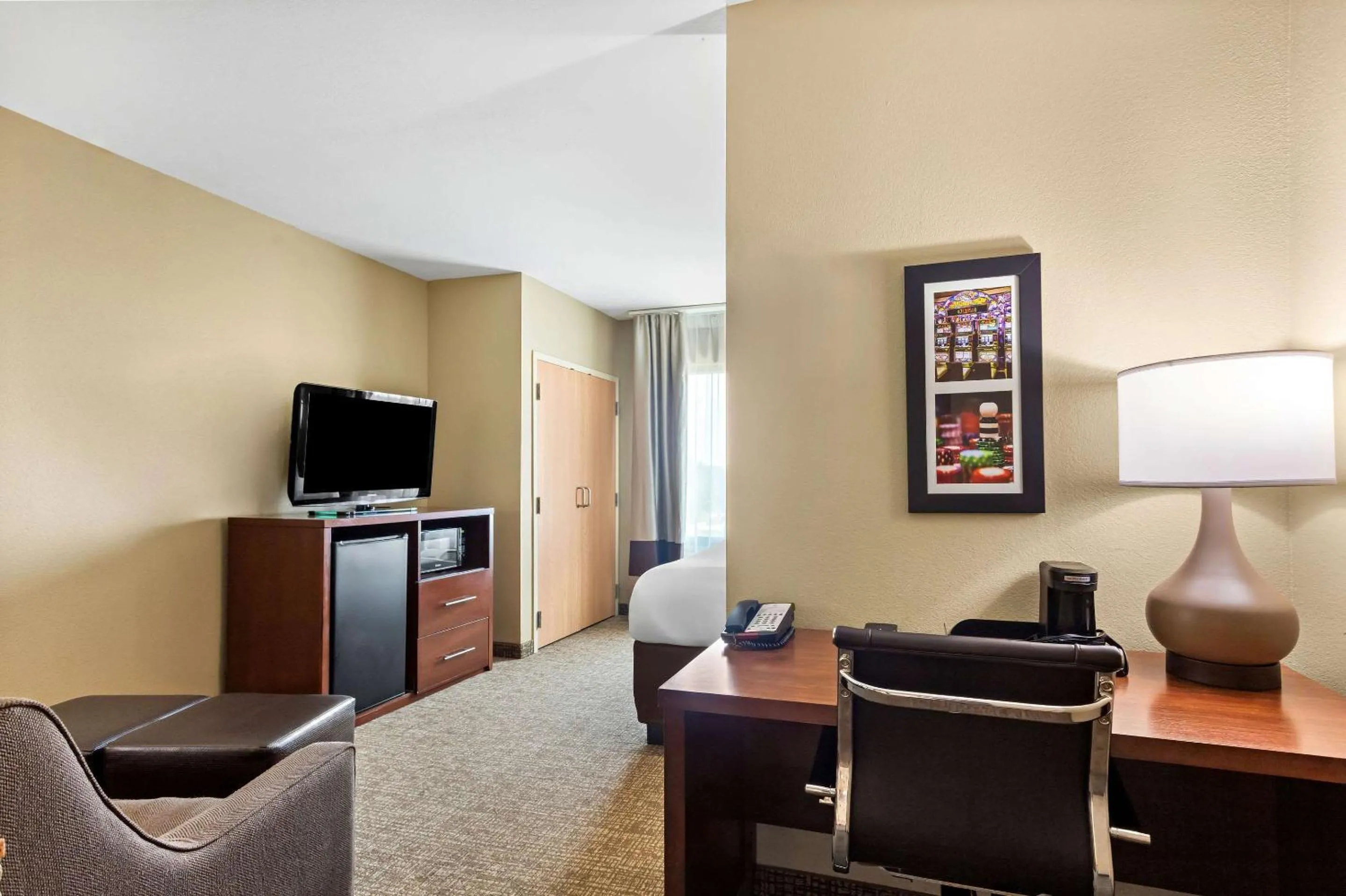 Bedroom in Comfort Suites Gulfport Central