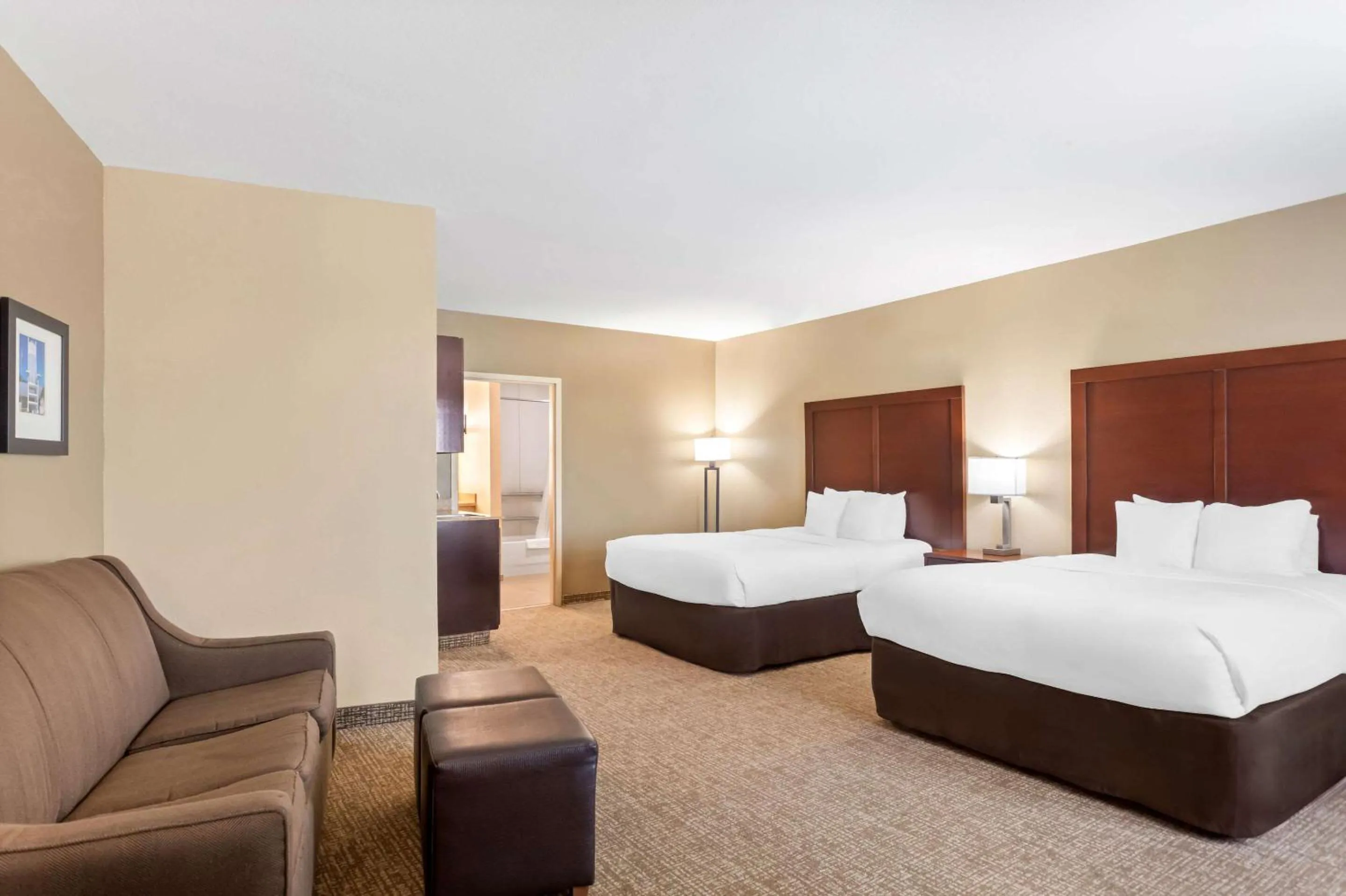 Bedroom, Bed in Comfort Suites Gulfport Central