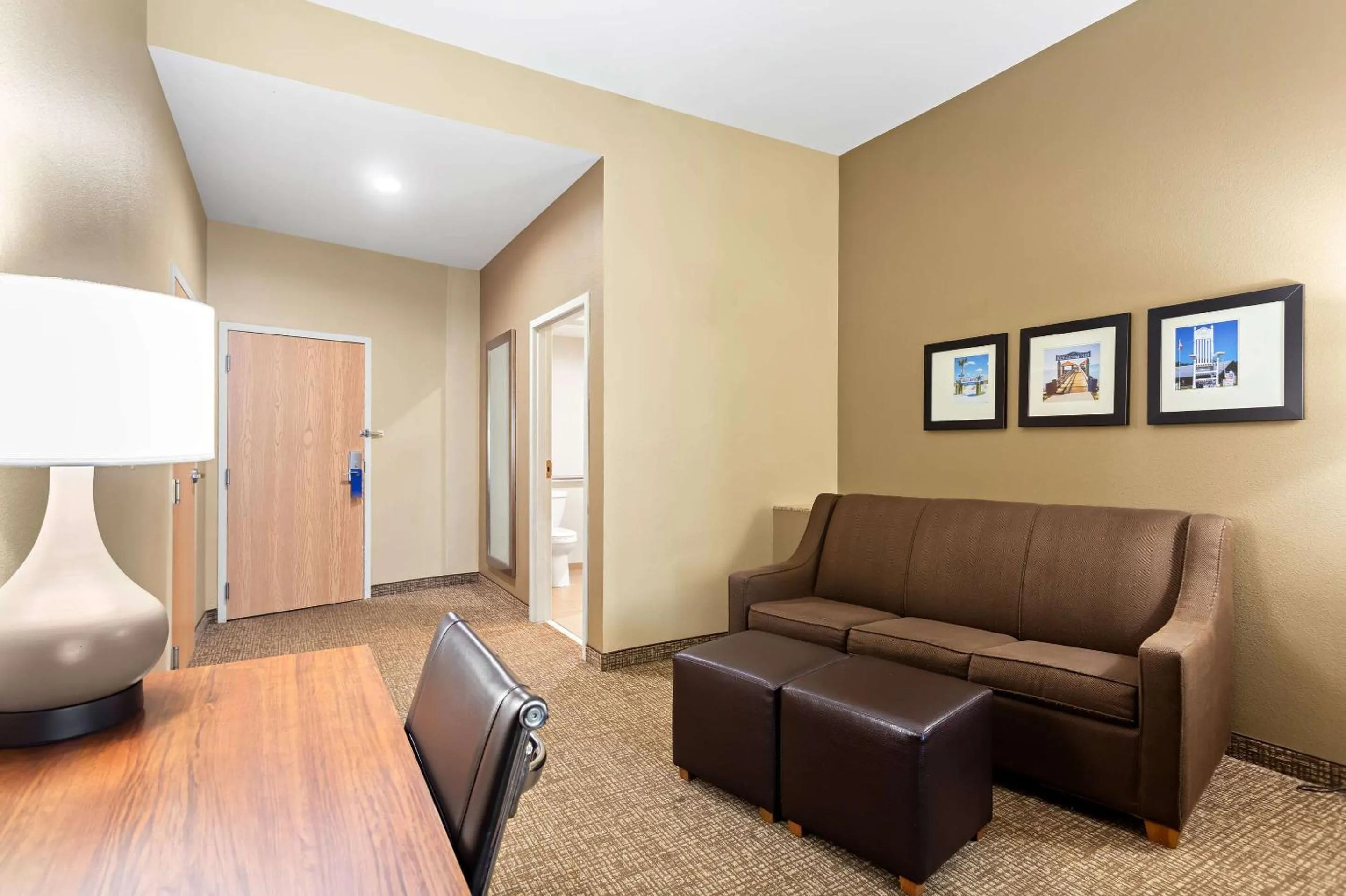 Bedroom in Comfort Suites Gulfport Central