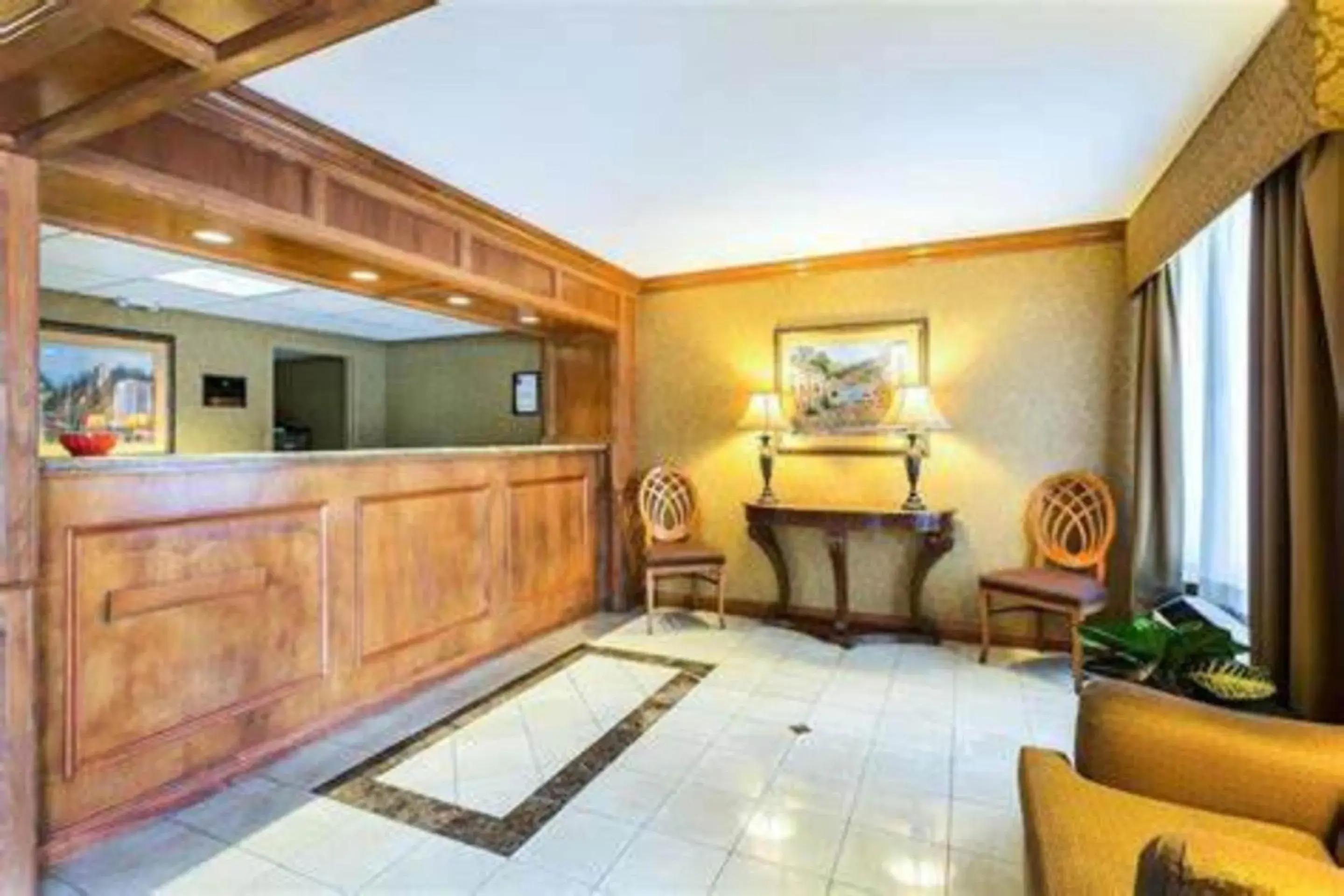 Lobby or reception in Studio 6 Suites Tupelo, MS Lobby or reception in Studio 6 Suites Tupelo, MS