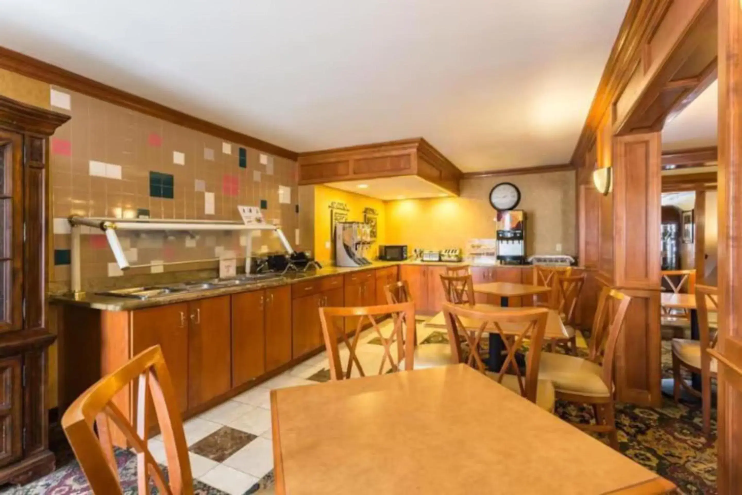 Restaurant/places to eat in Studio 6 Suites Tupelo, MS Restaurant/places to eat in Studio 6 Suites Tupelo, MS