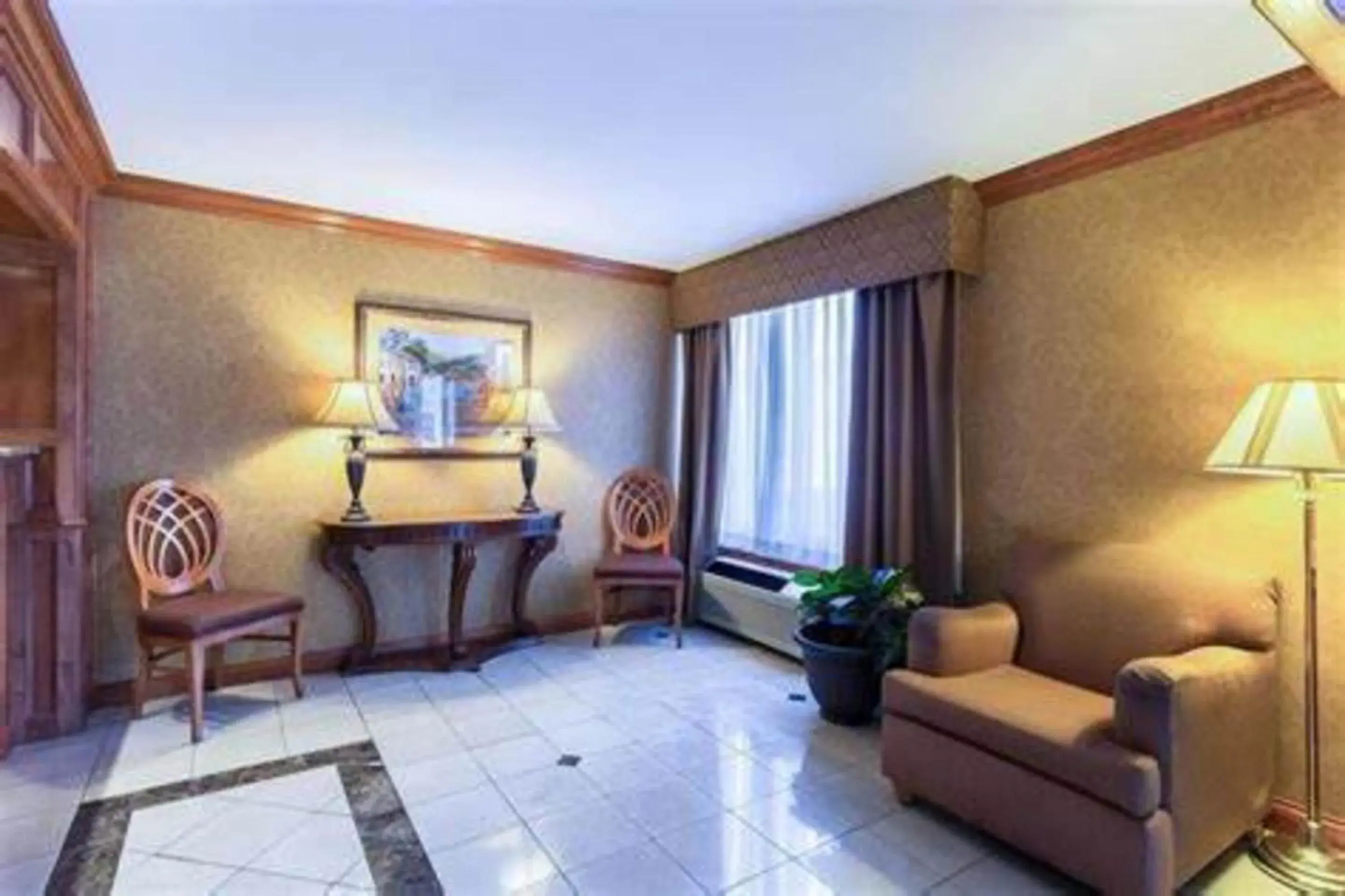 Lobby or reception in Studio 6 Suites Tupelo, MS Lobby or reception in Studio 6 Suites Tupelo, MS