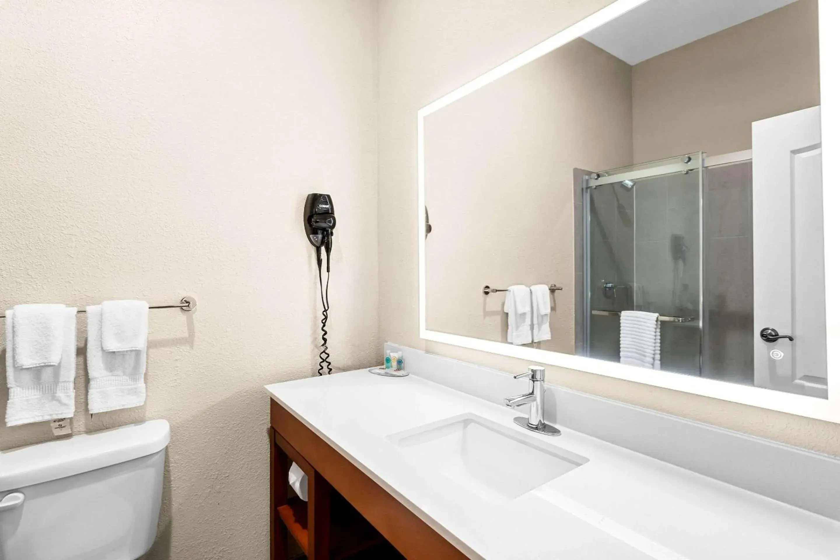 Bedroom in Comfort Inn & Suites Grenada Bedroom in Comfort Inn & Suites Grenada