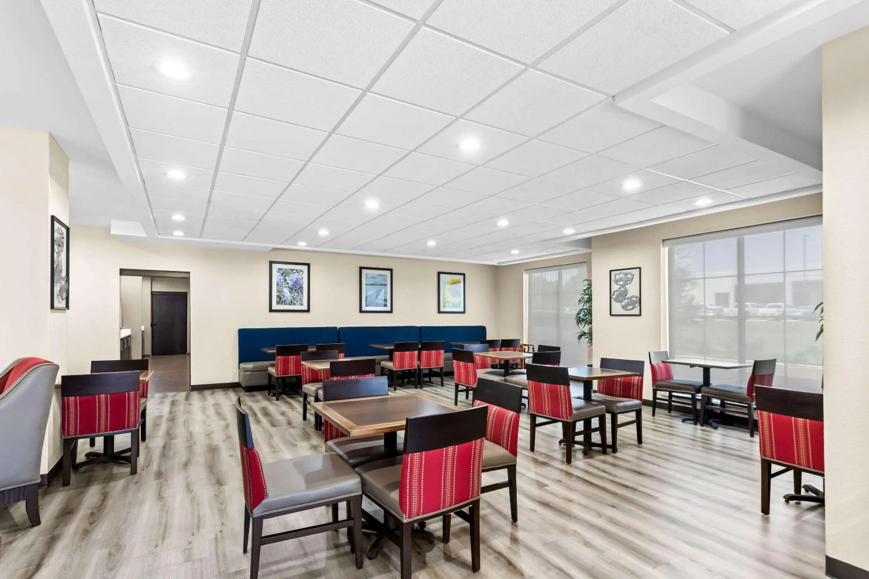 Breakfast in Comfort Inn & Suites Grenada