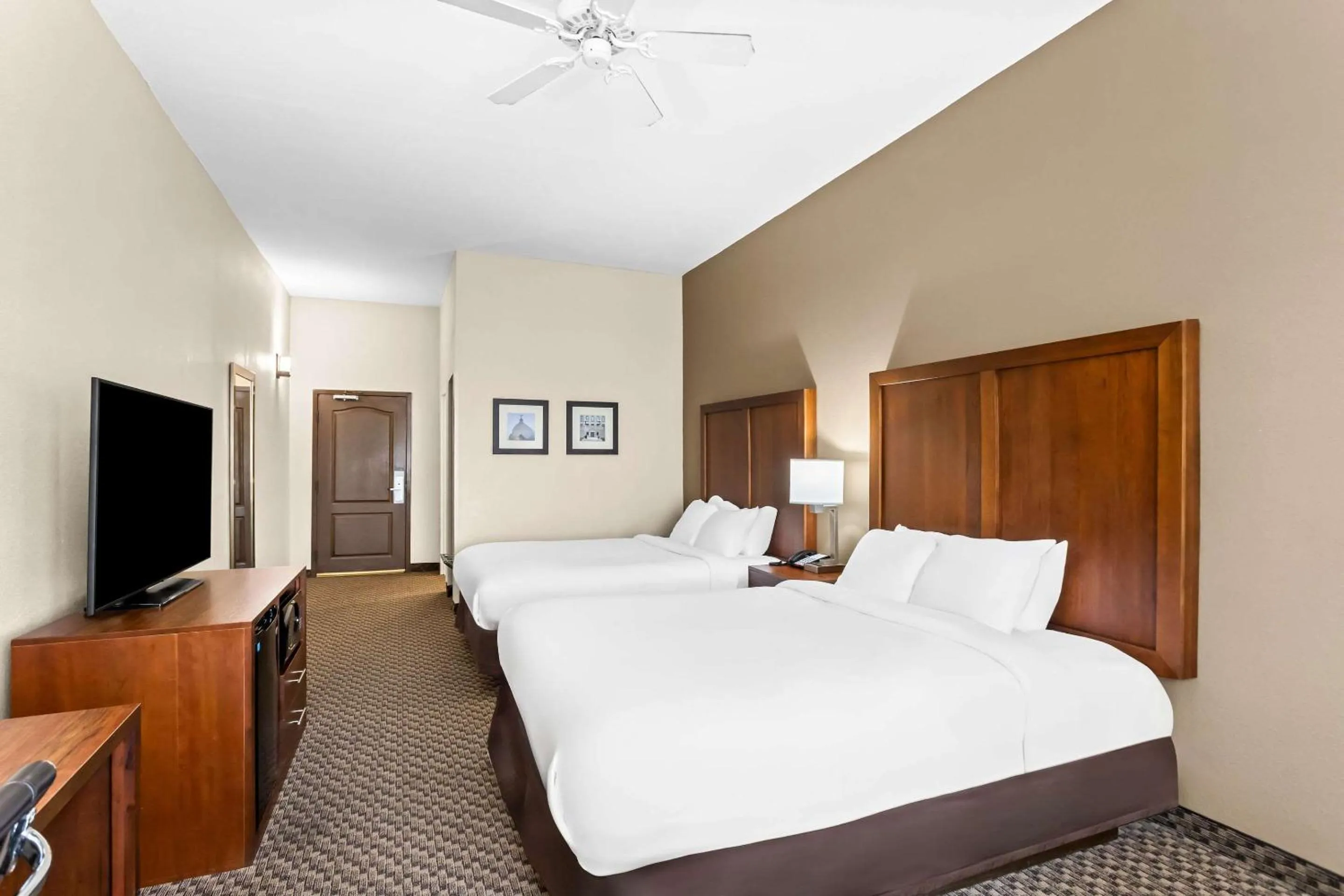 Bedroom, Bed in Comfort Inn & Suites Grenada