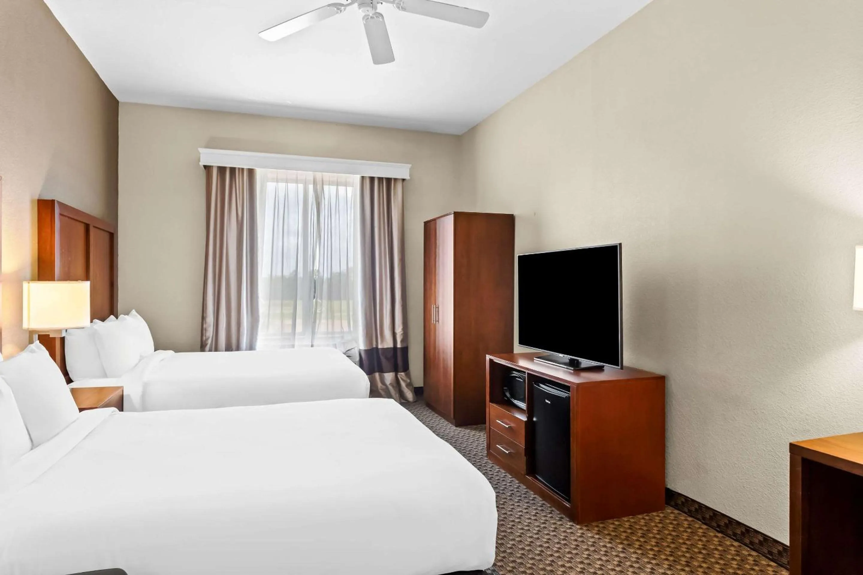 Bedroom, Bed in Comfort Inn & Suites Grenada