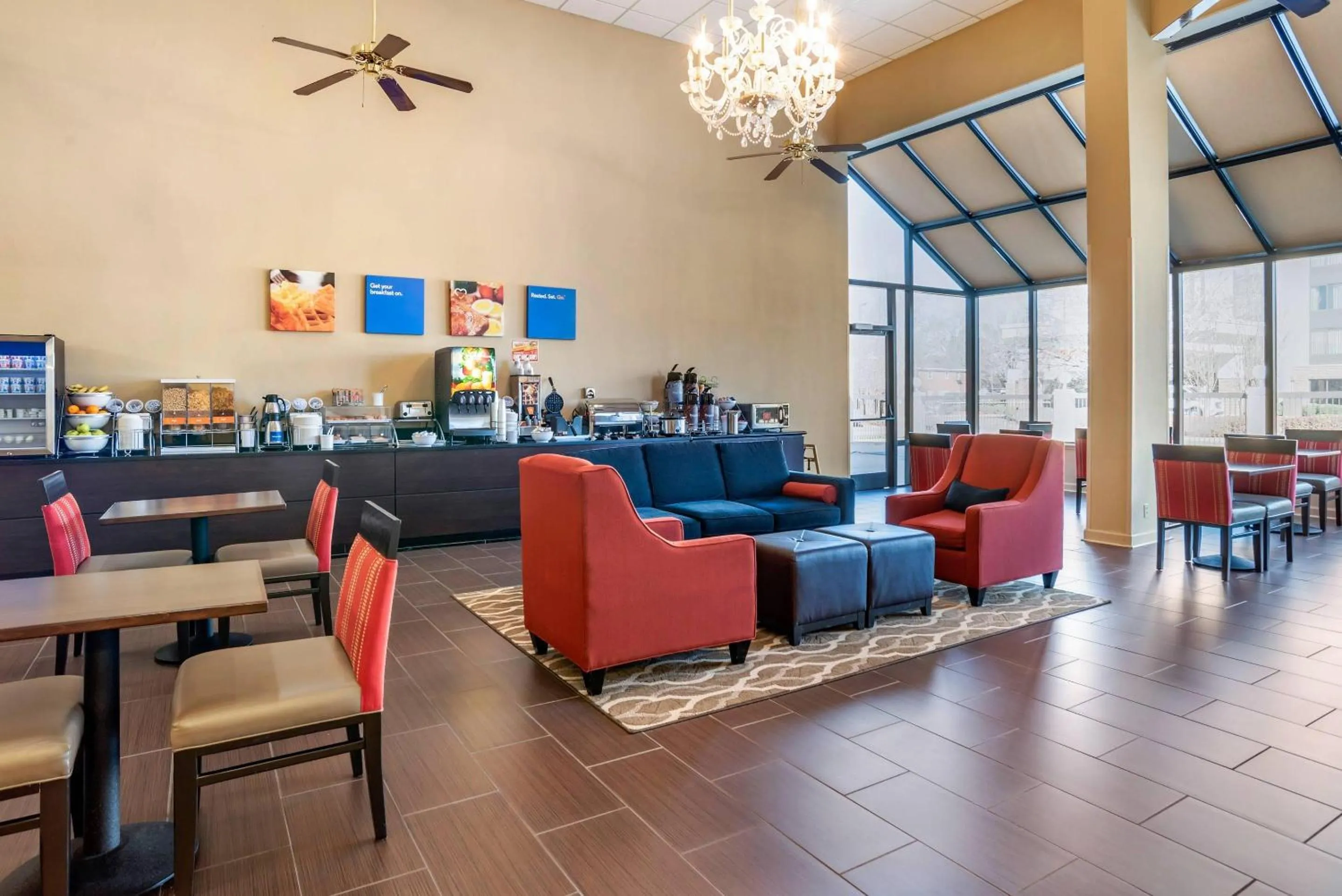 Breakfast in Comfort Inn Pearl-Jackson